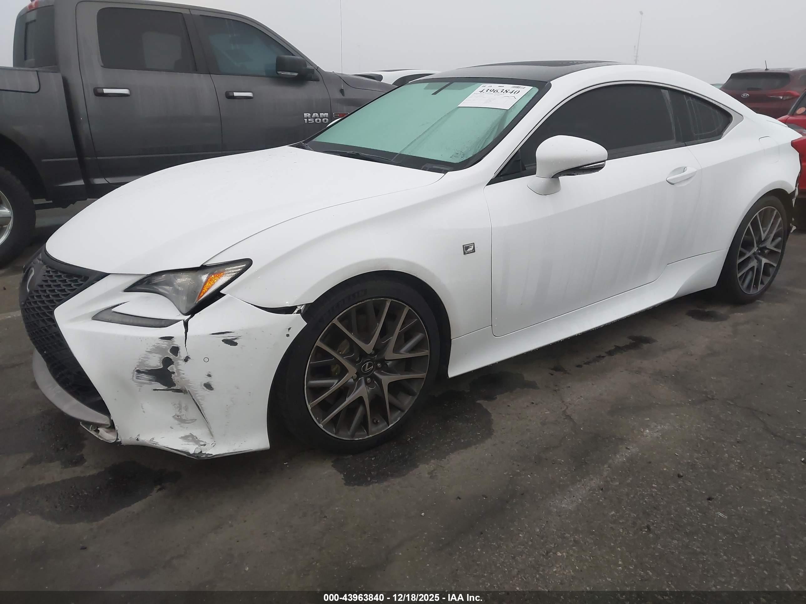 LEXUS RC image 2