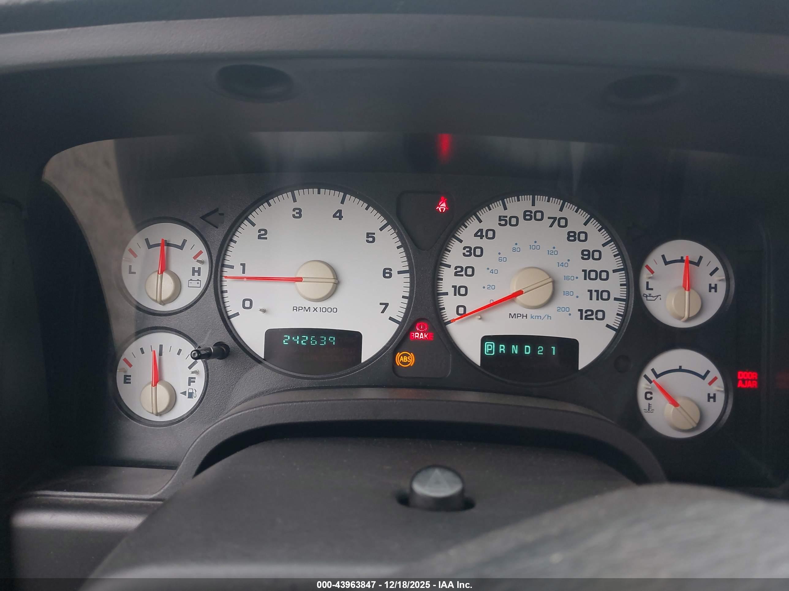 DODGE RAM image 7