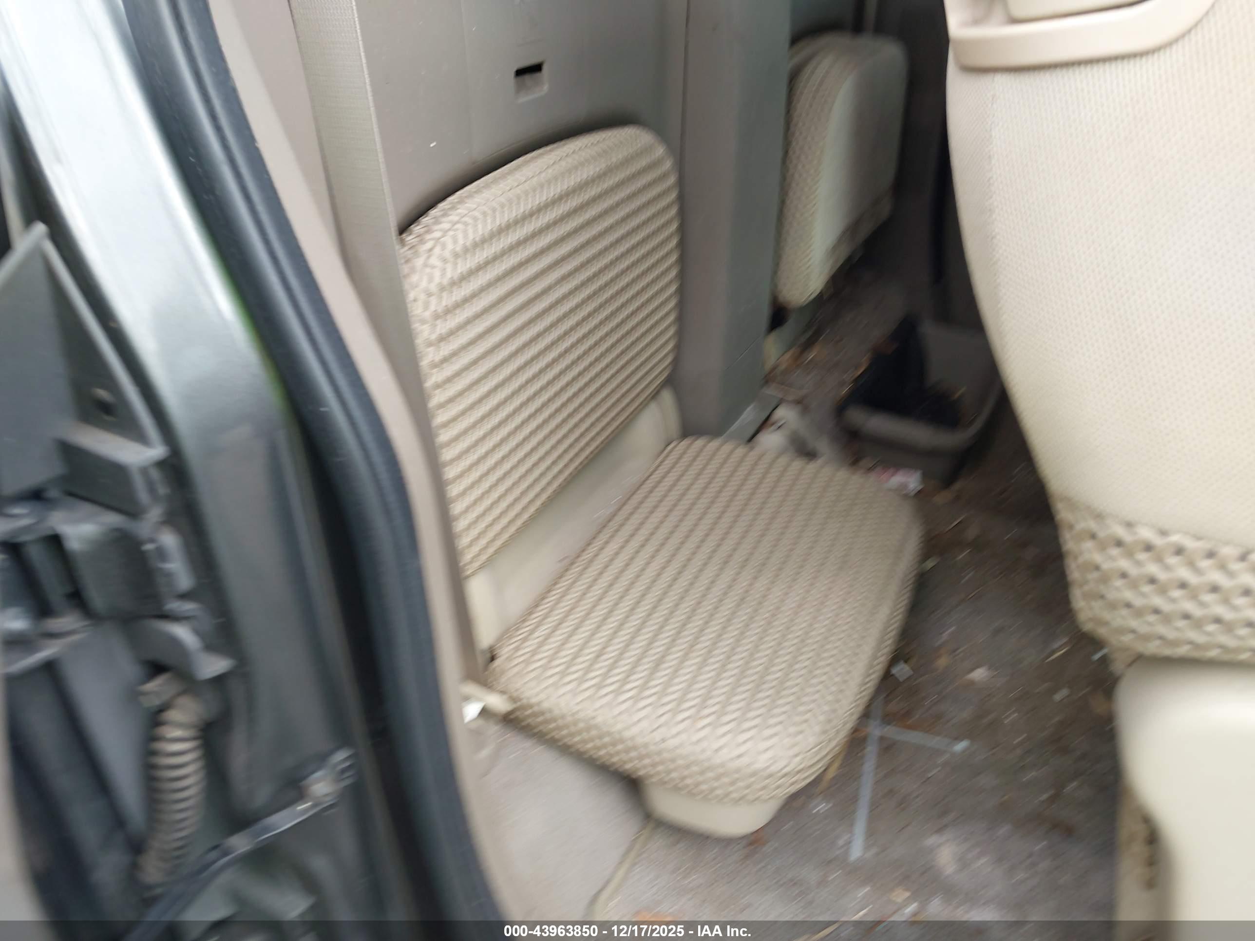 NISSAN FRONTIER image 8
