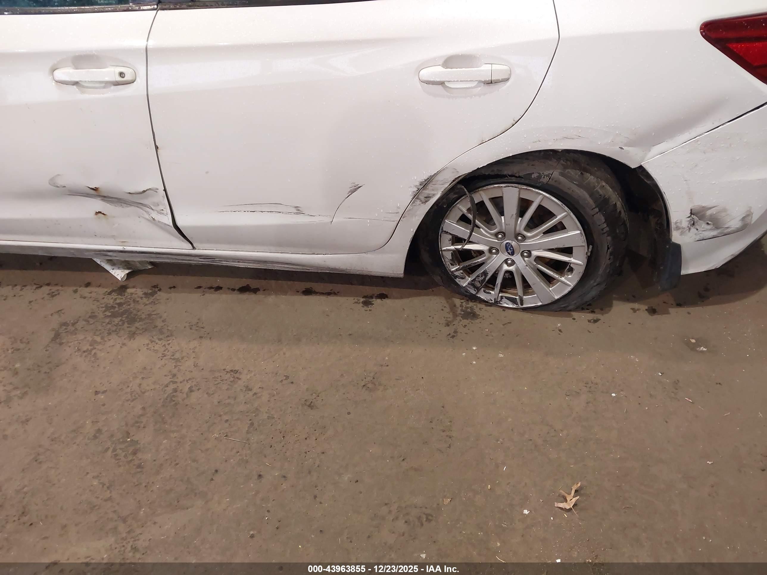 SUBARU IMPREZA image 6
