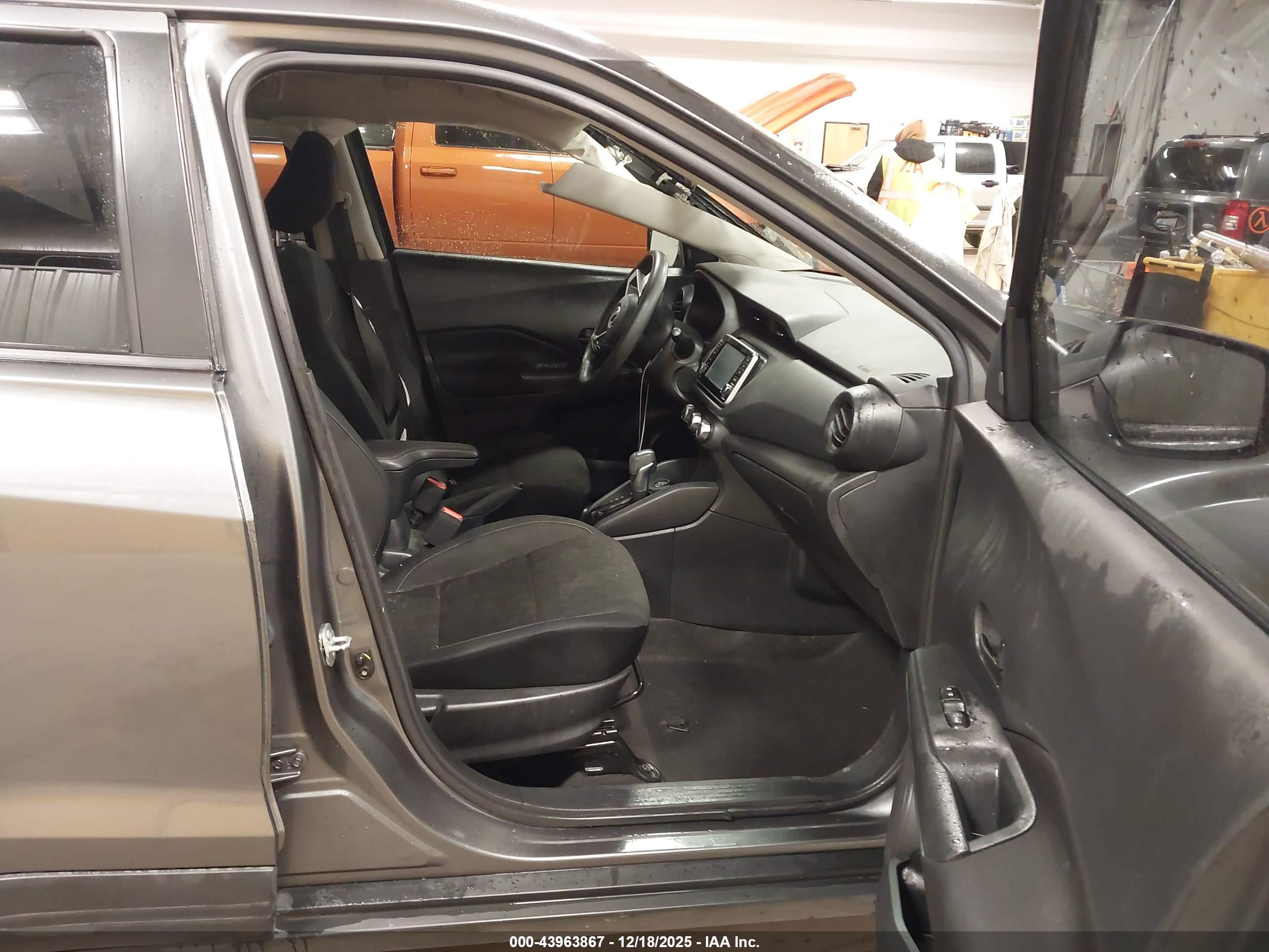 NISSAN KICKS image 5