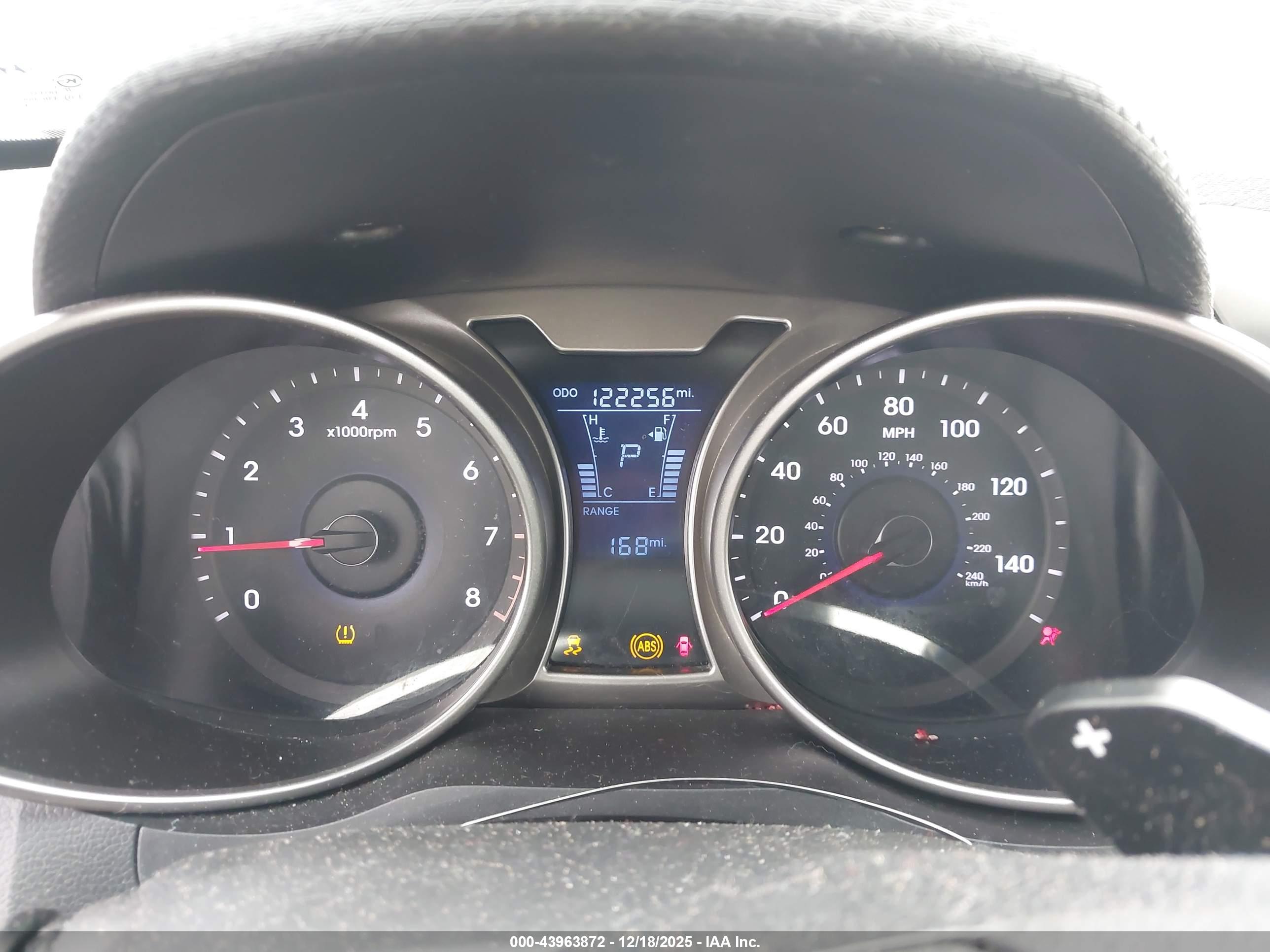HYUNDAI VELOSTER image 7