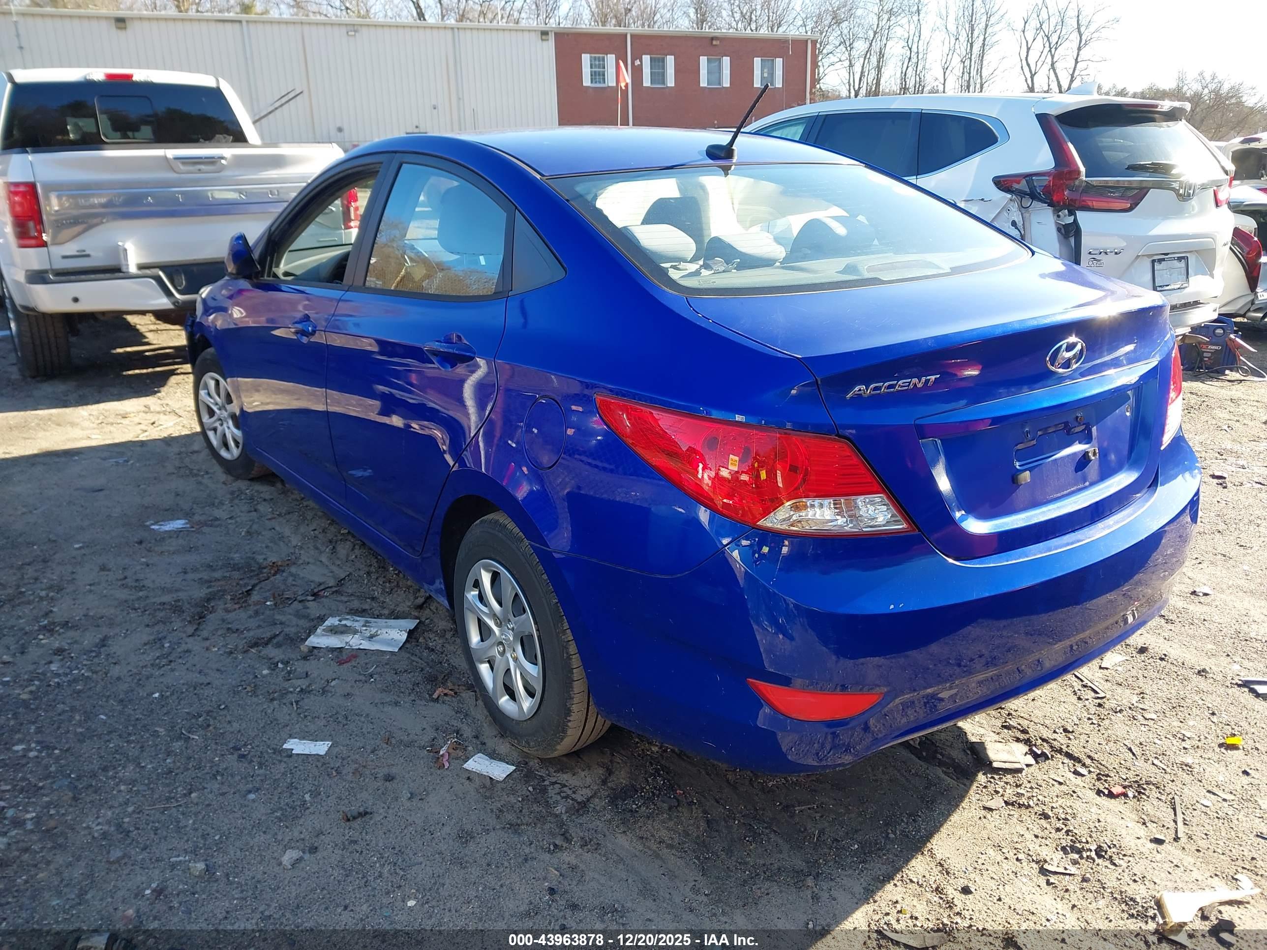 HYUNDAI ACCENT image 3