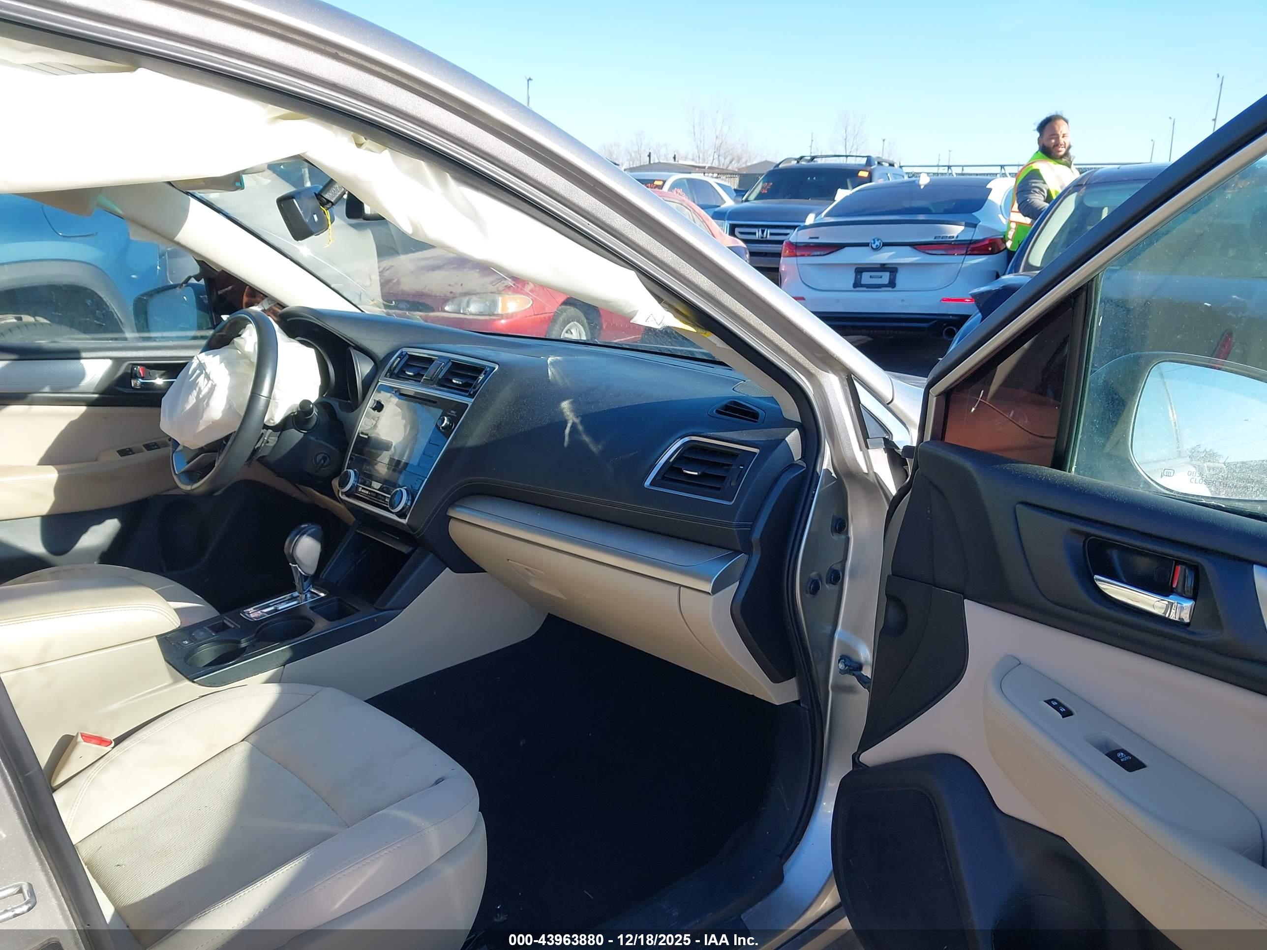 SUBARU LEGACY image 5