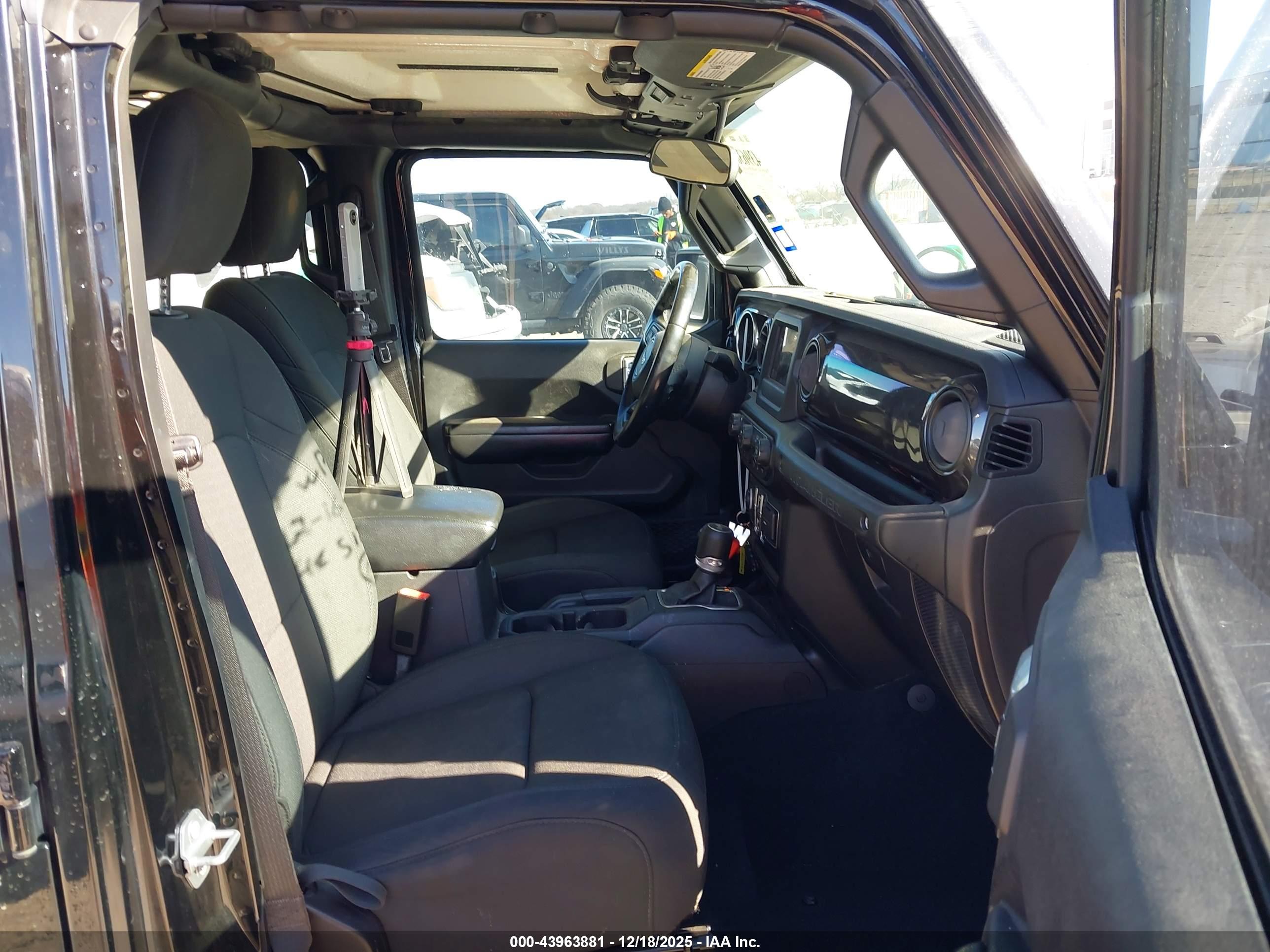 JEEP WRANGLER image 5