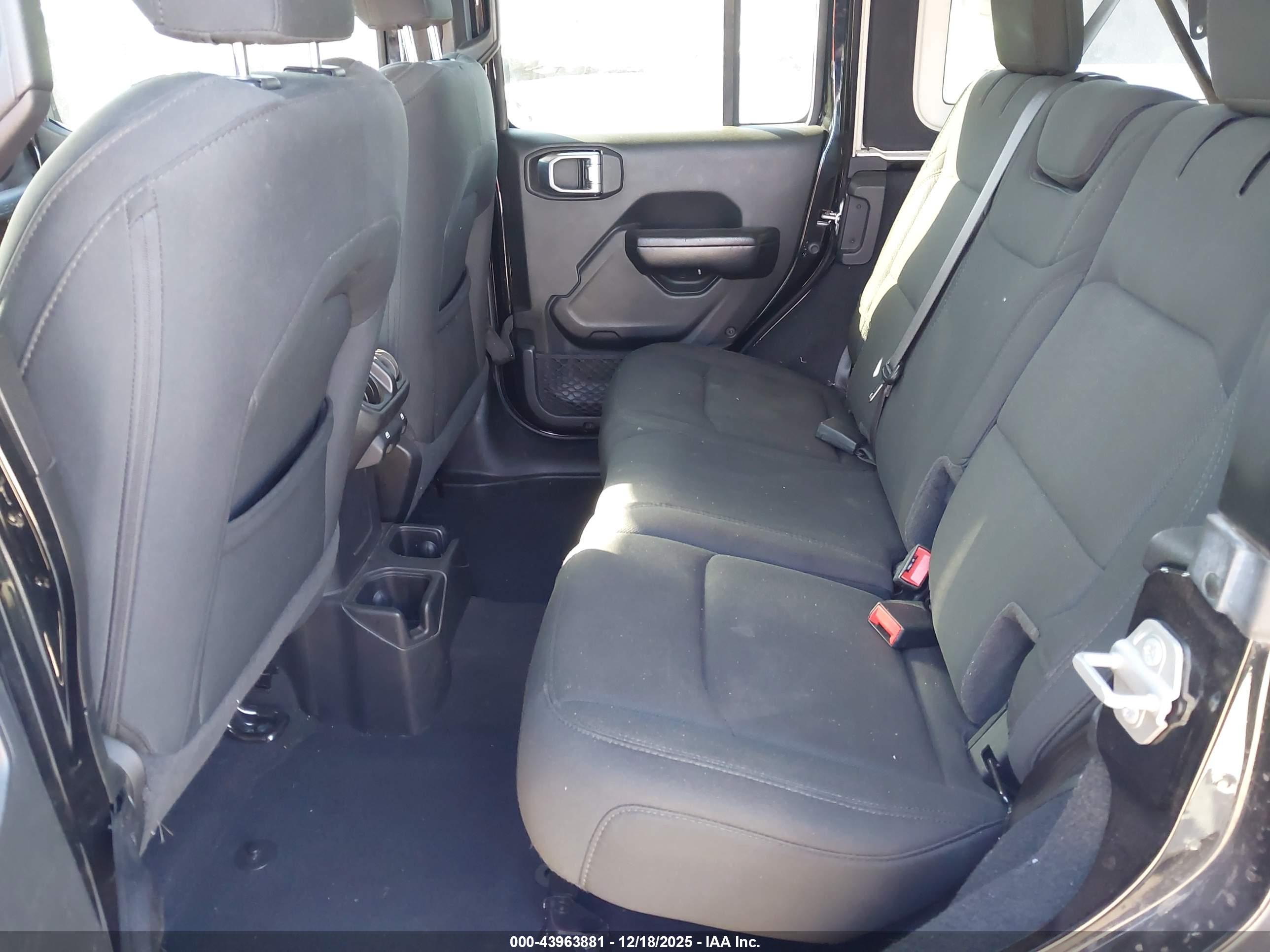 JEEP WRANGLER image 8