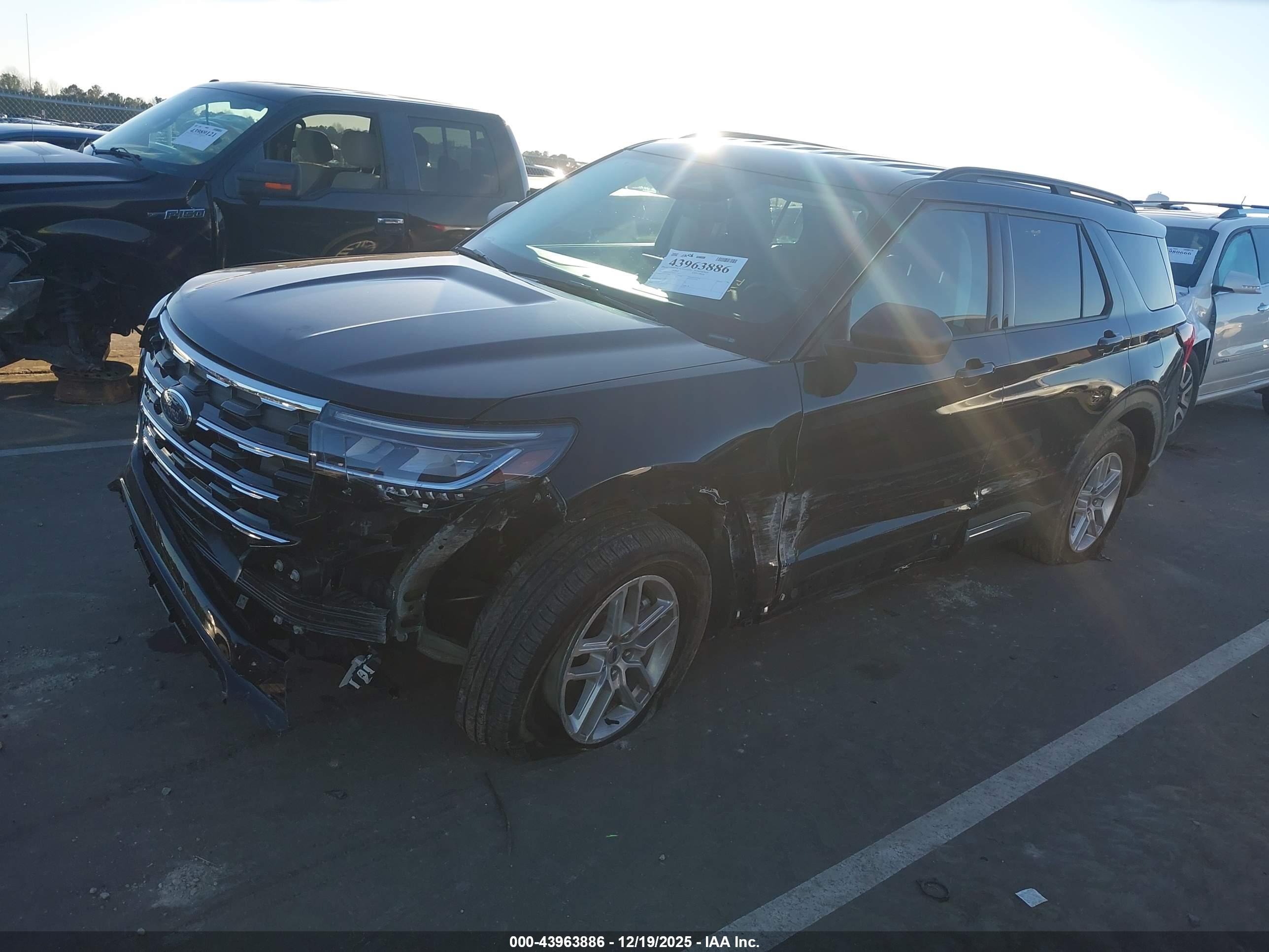 FORD EXPLORER image 2