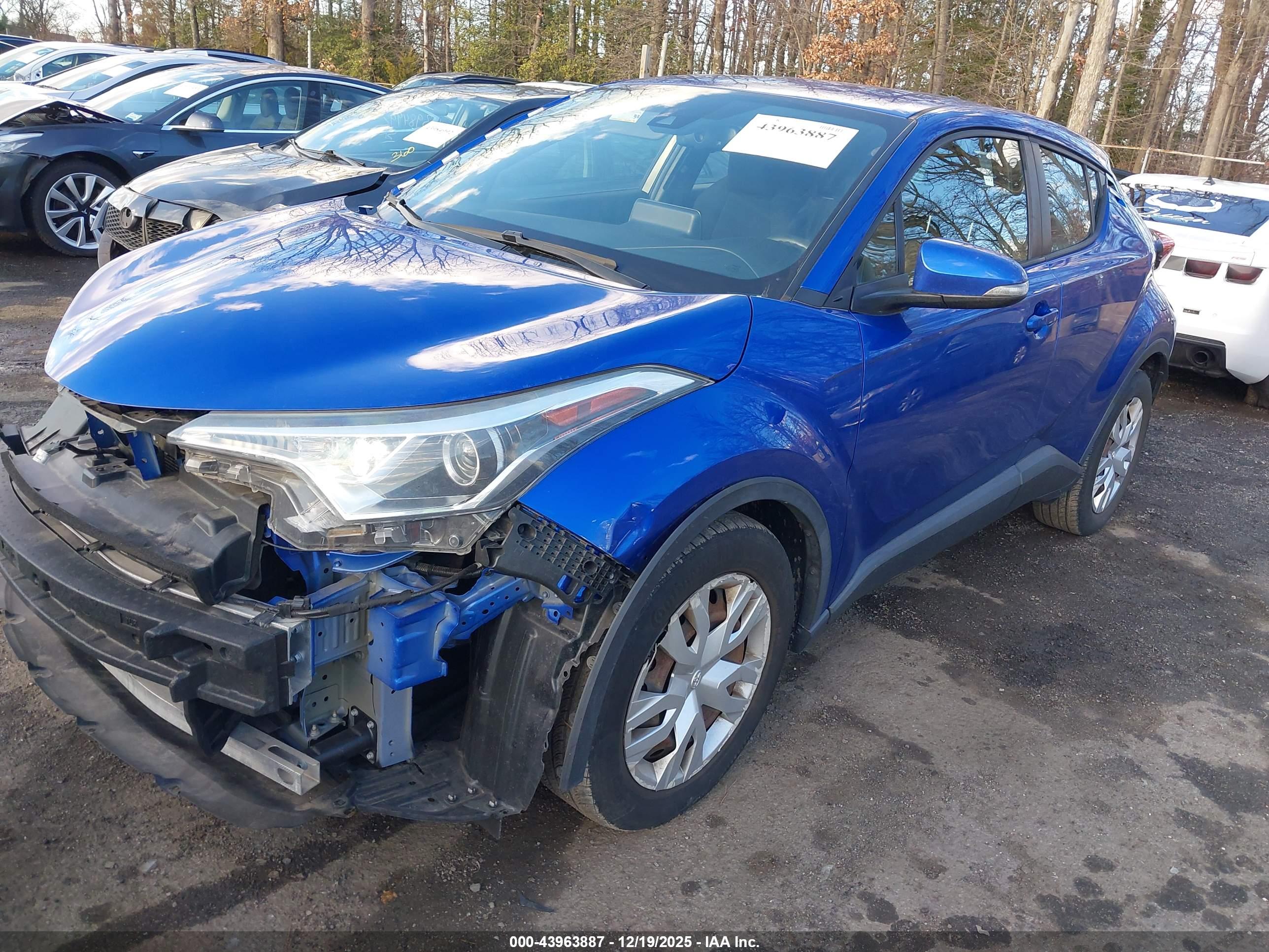 TOYOTA C-HR image 2