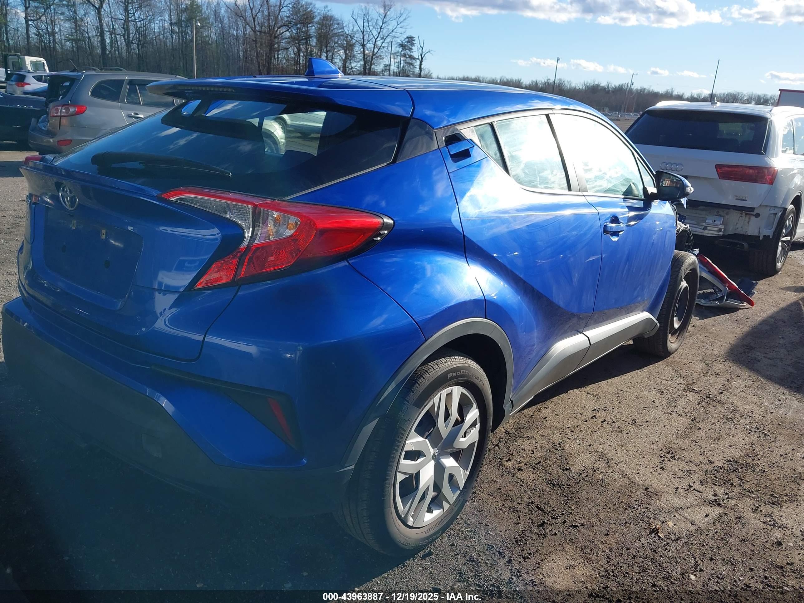 TOYOTA C-HR image 4