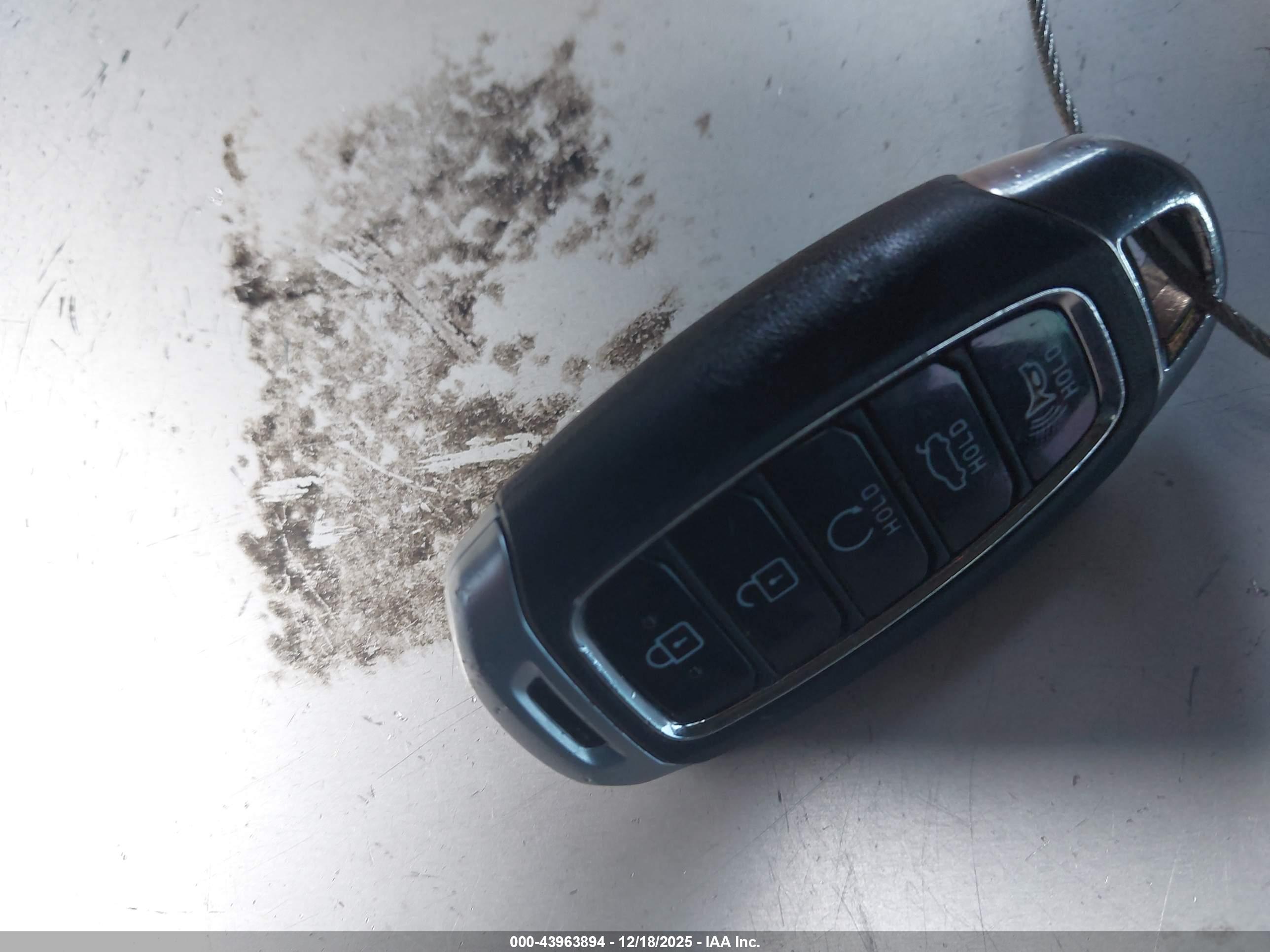 HYUNDAI ELANTRA image 11