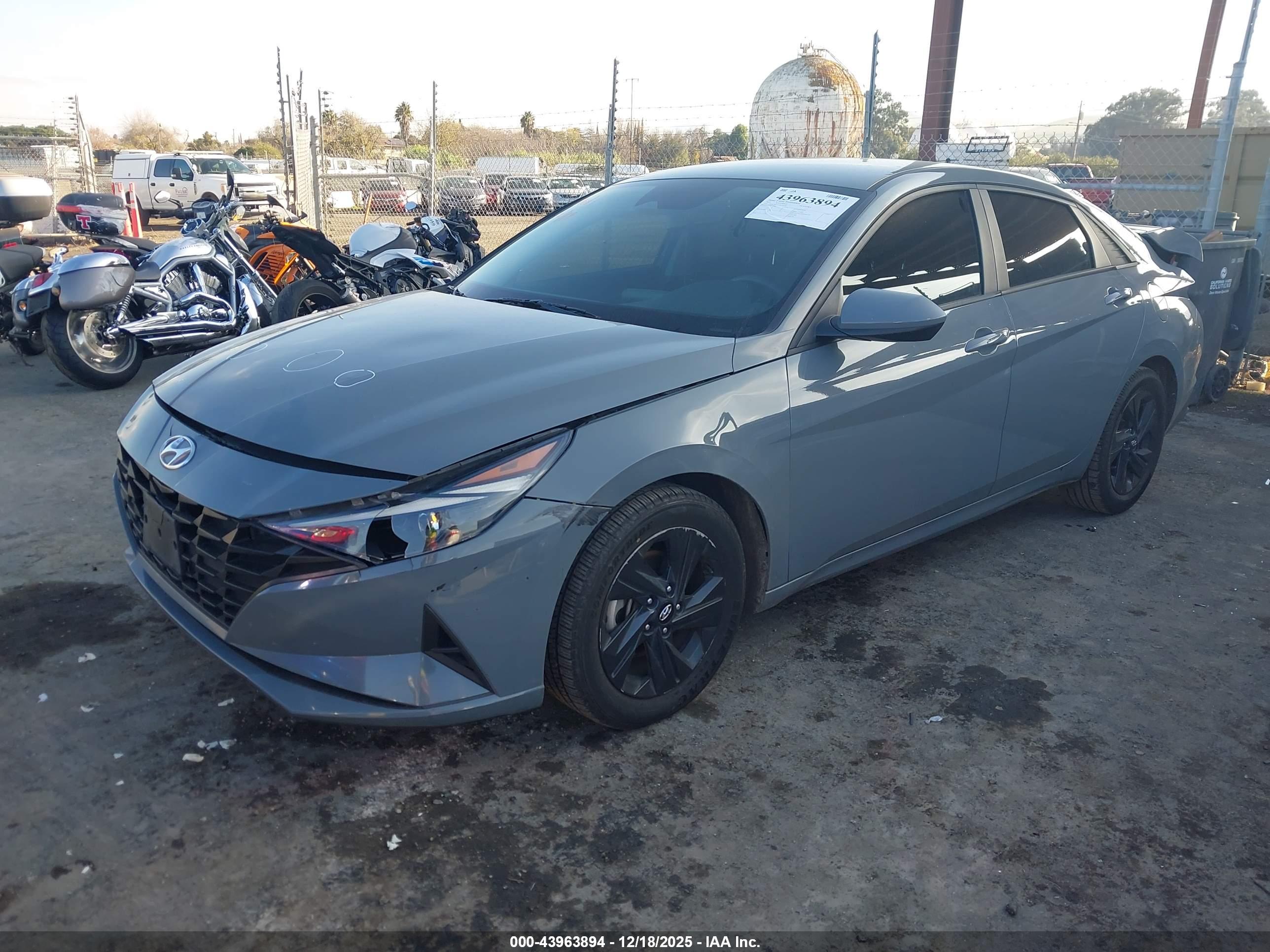 HYUNDAI ELANTRA image 2