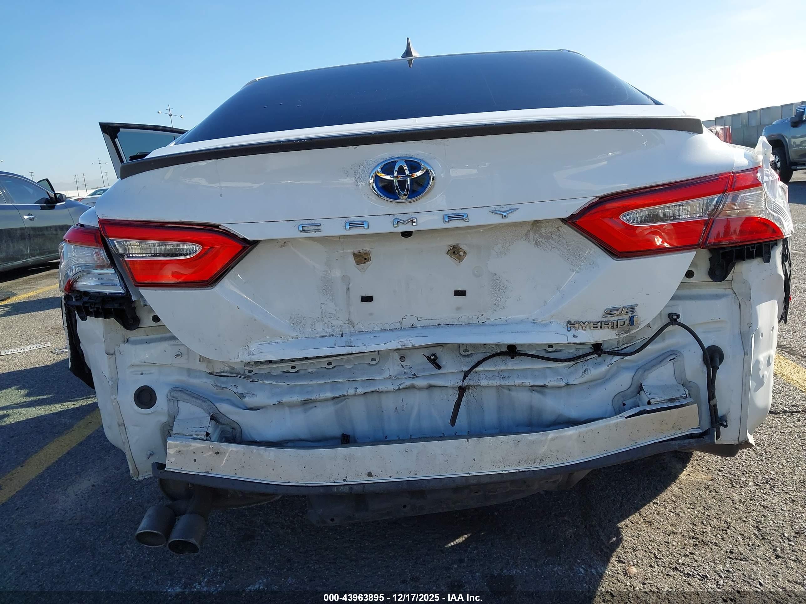 TOYOTA CAMRY image 6