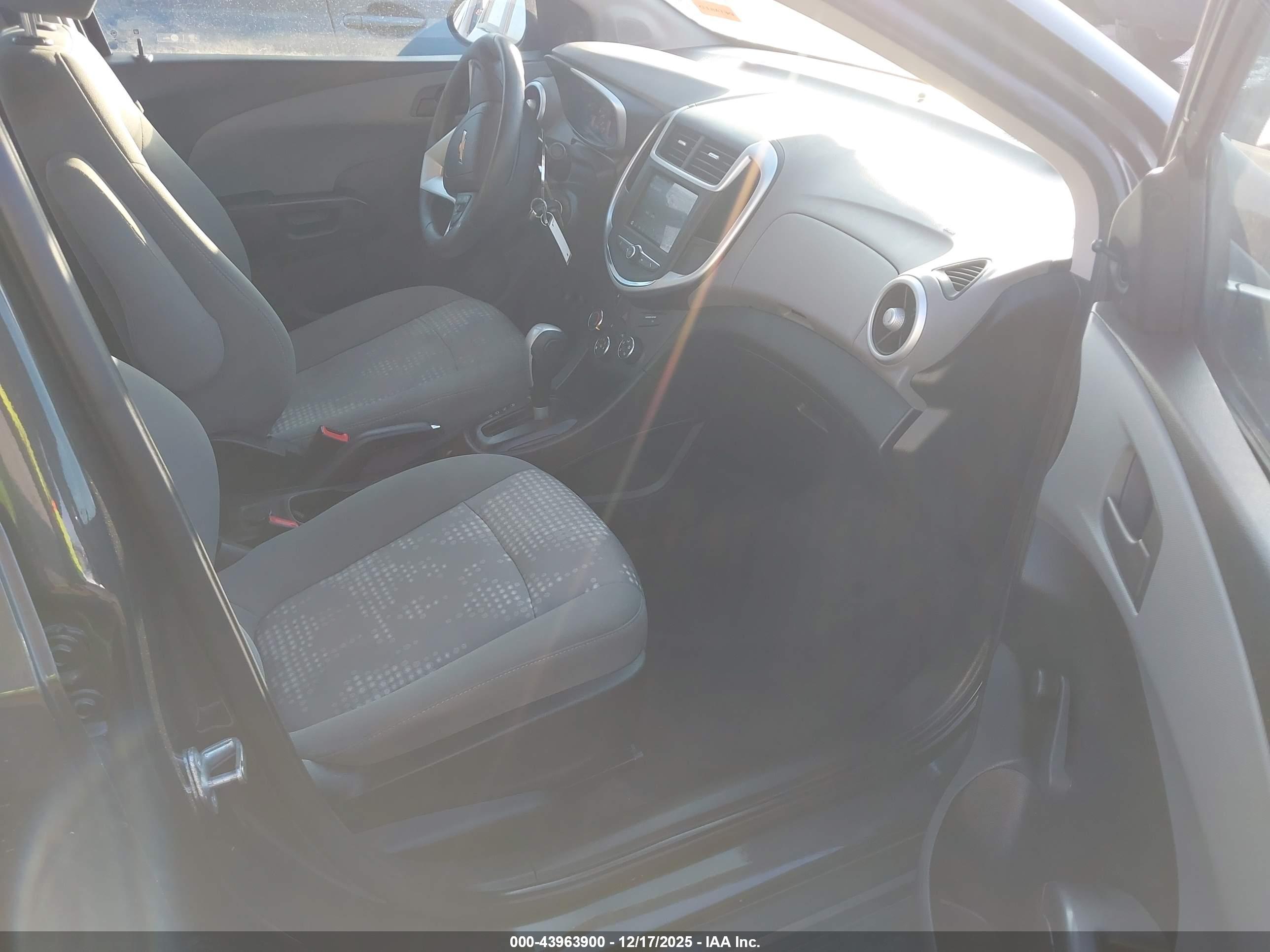 CHEVROLET SONIC image 5