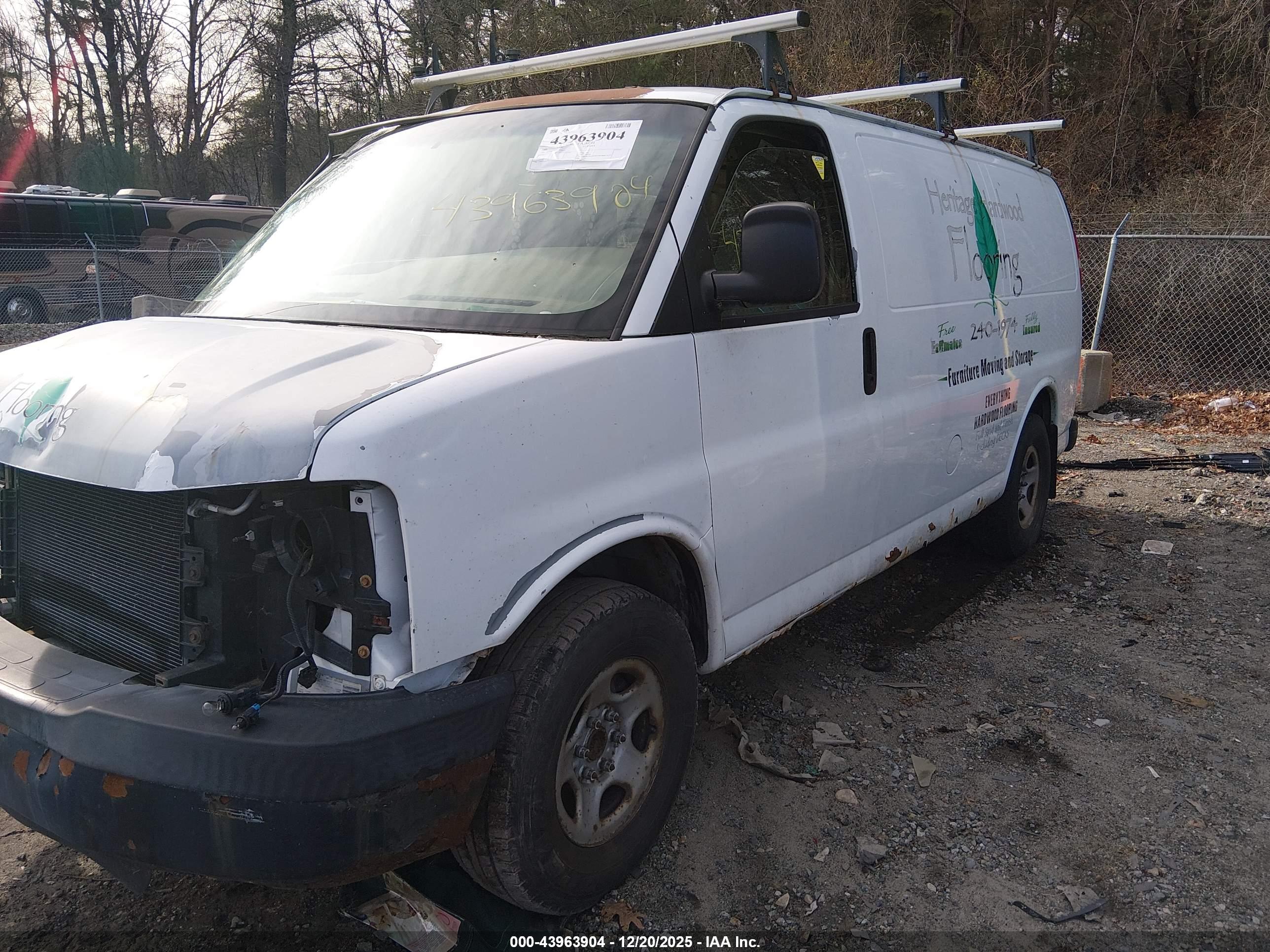GMC SAVANA image 2
