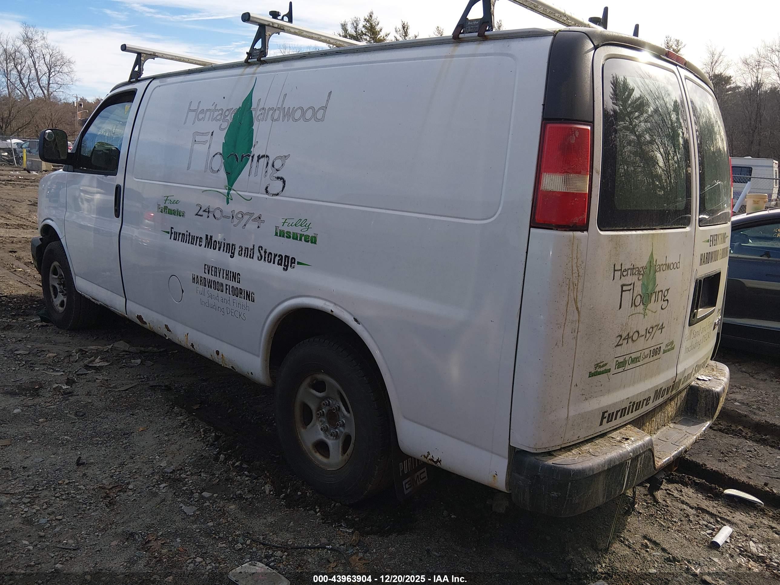 GMC SAVANA image 3