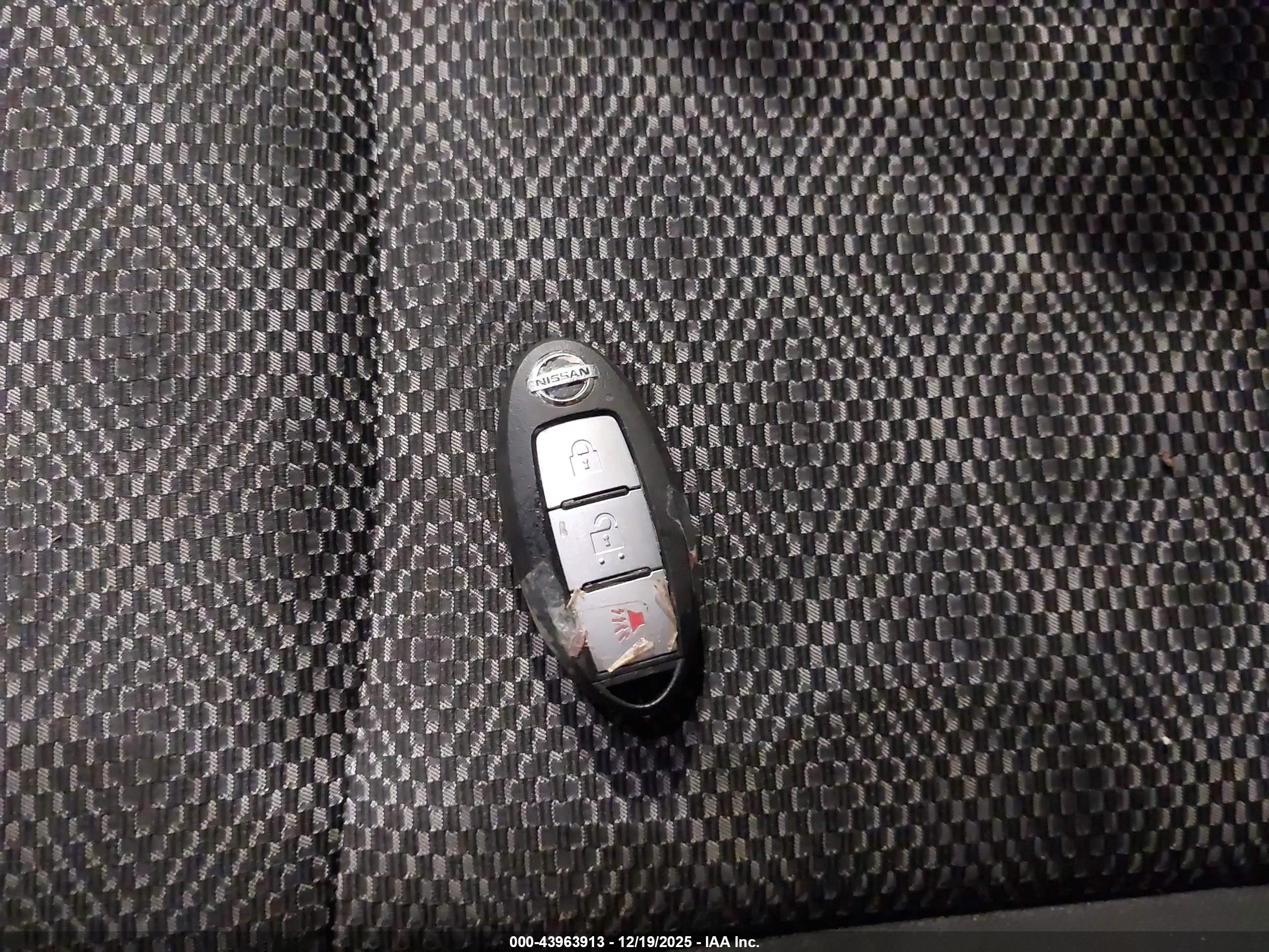 NISSAN ROGUE image 11