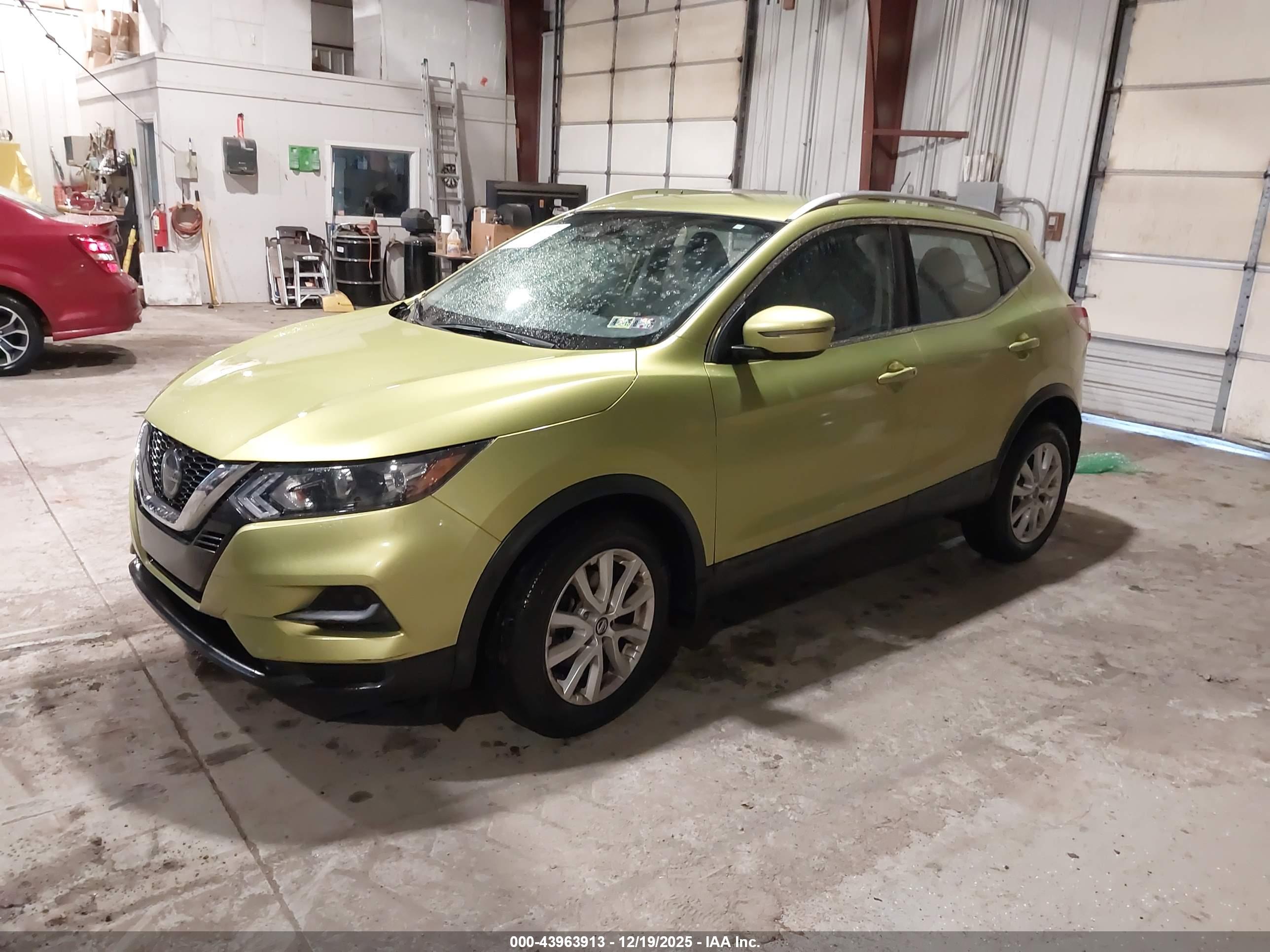 NISSAN ROGUE image 2