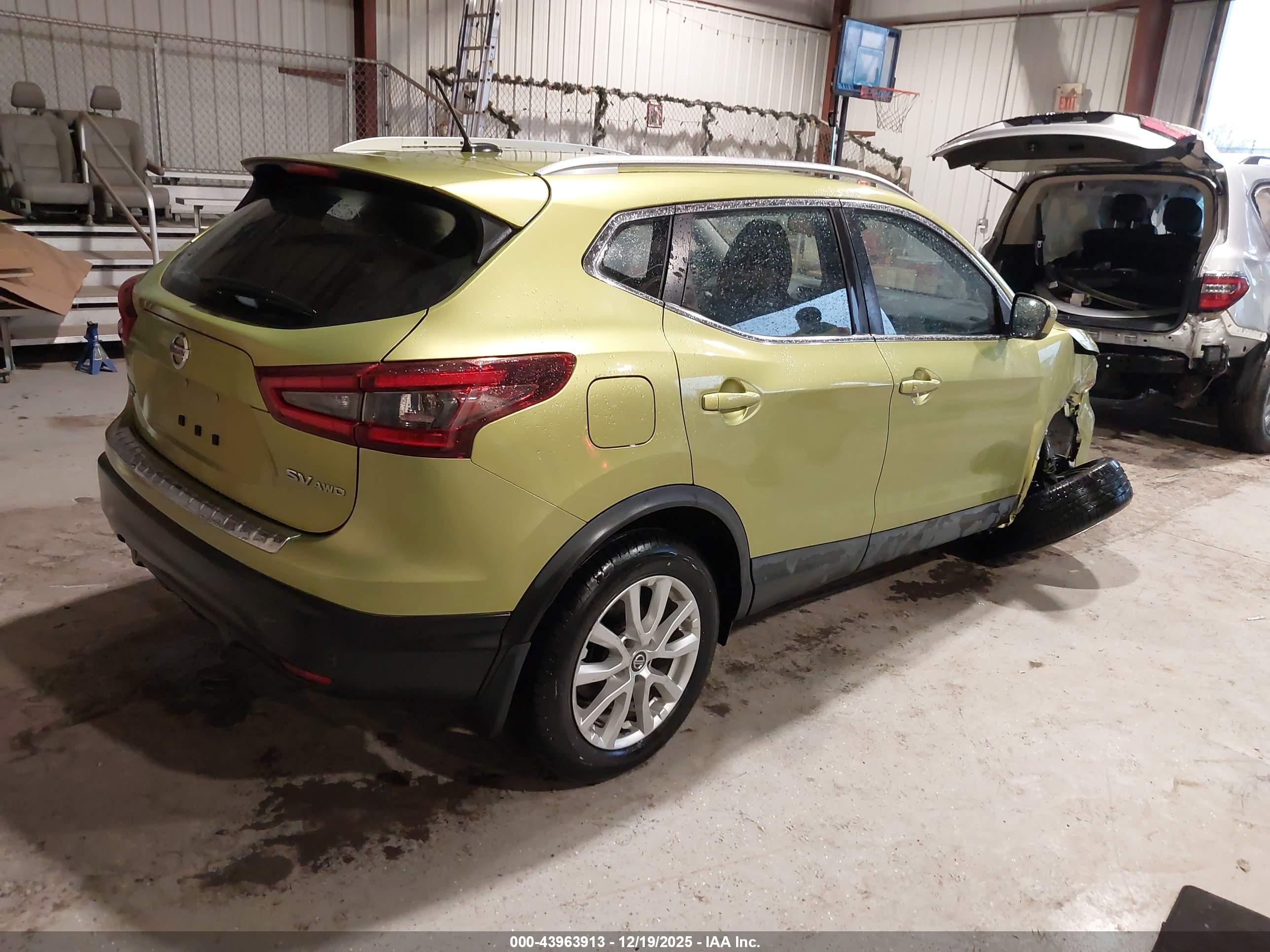 NISSAN ROGUE image 4