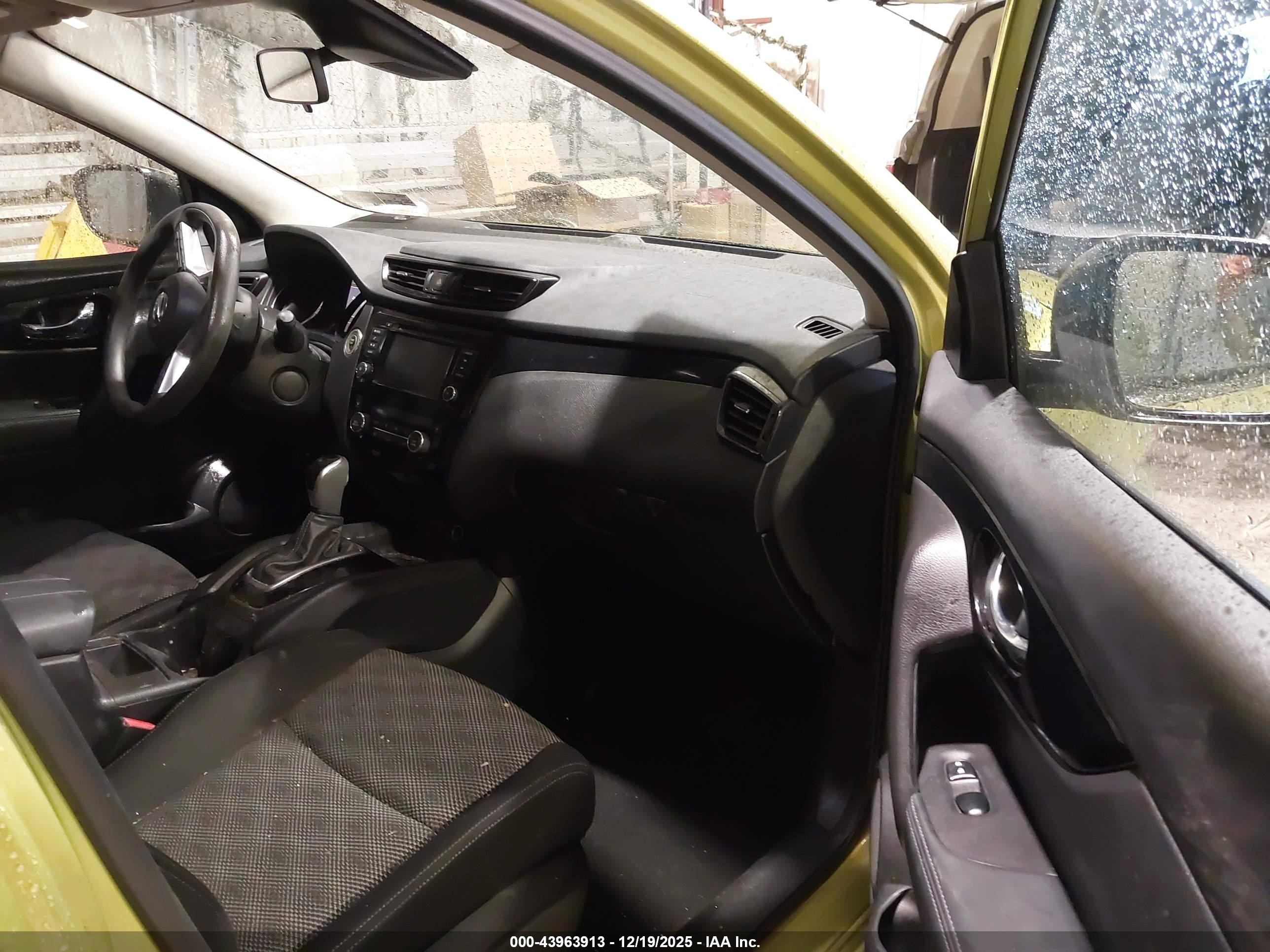 NISSAN ROGUE image 5