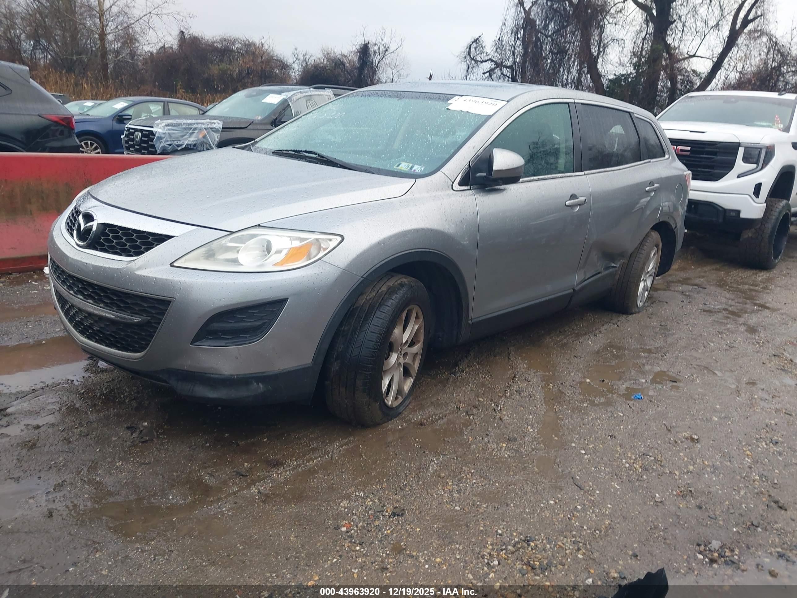 MAZDA CX-9 image 2