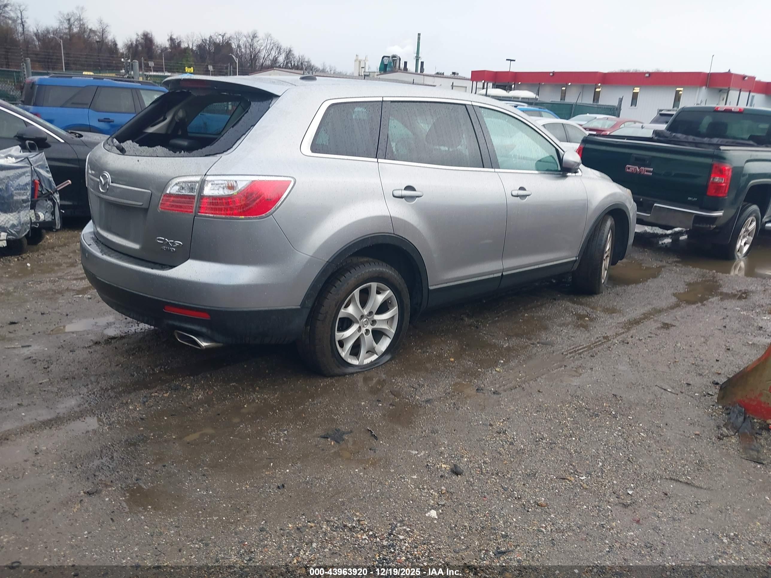 MAZDA CX-9 image 4