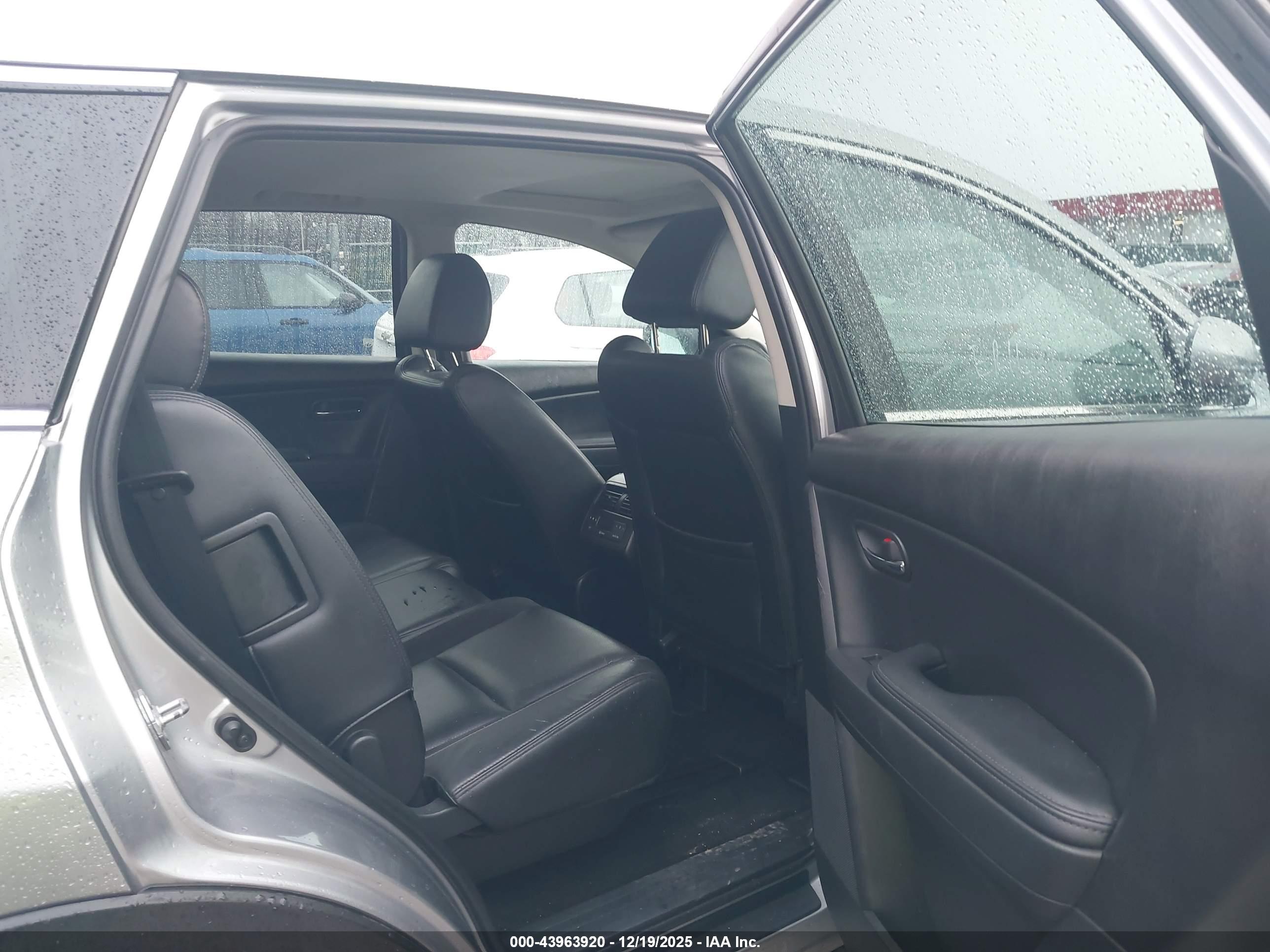 MAZDA CX-9 image 8