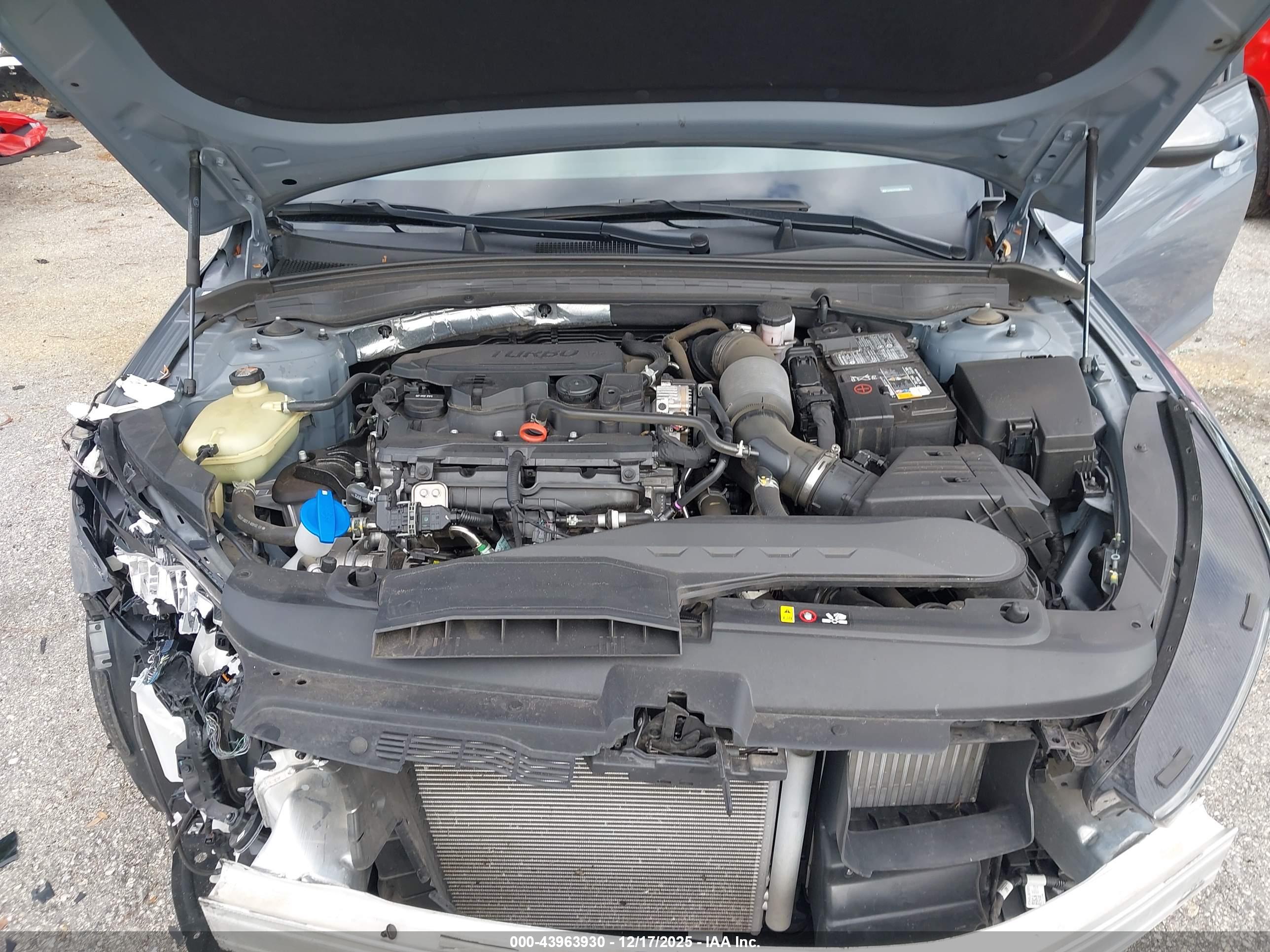 KIA K5 image 10