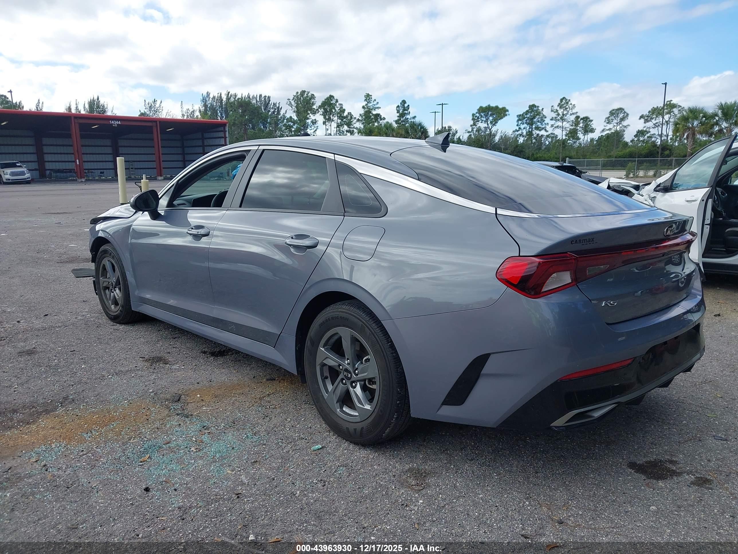 KIA K5 image 3