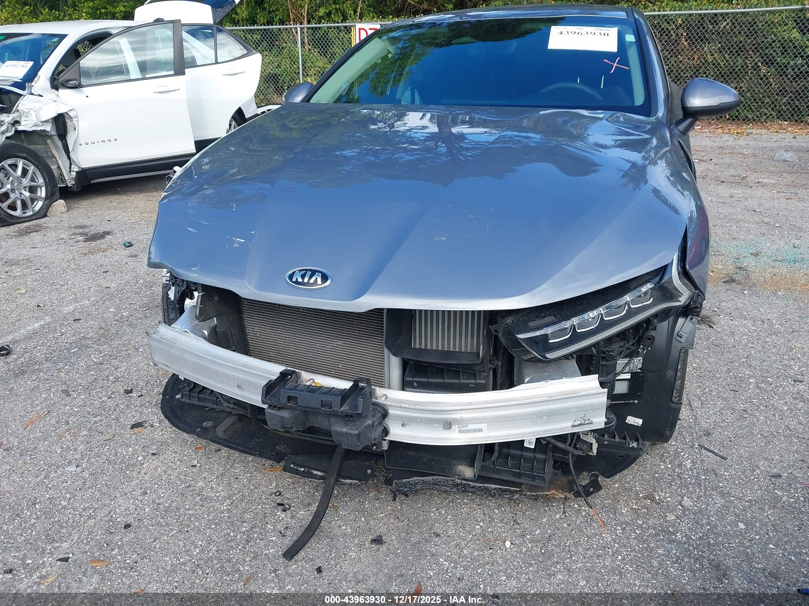 KIA K5 image 6