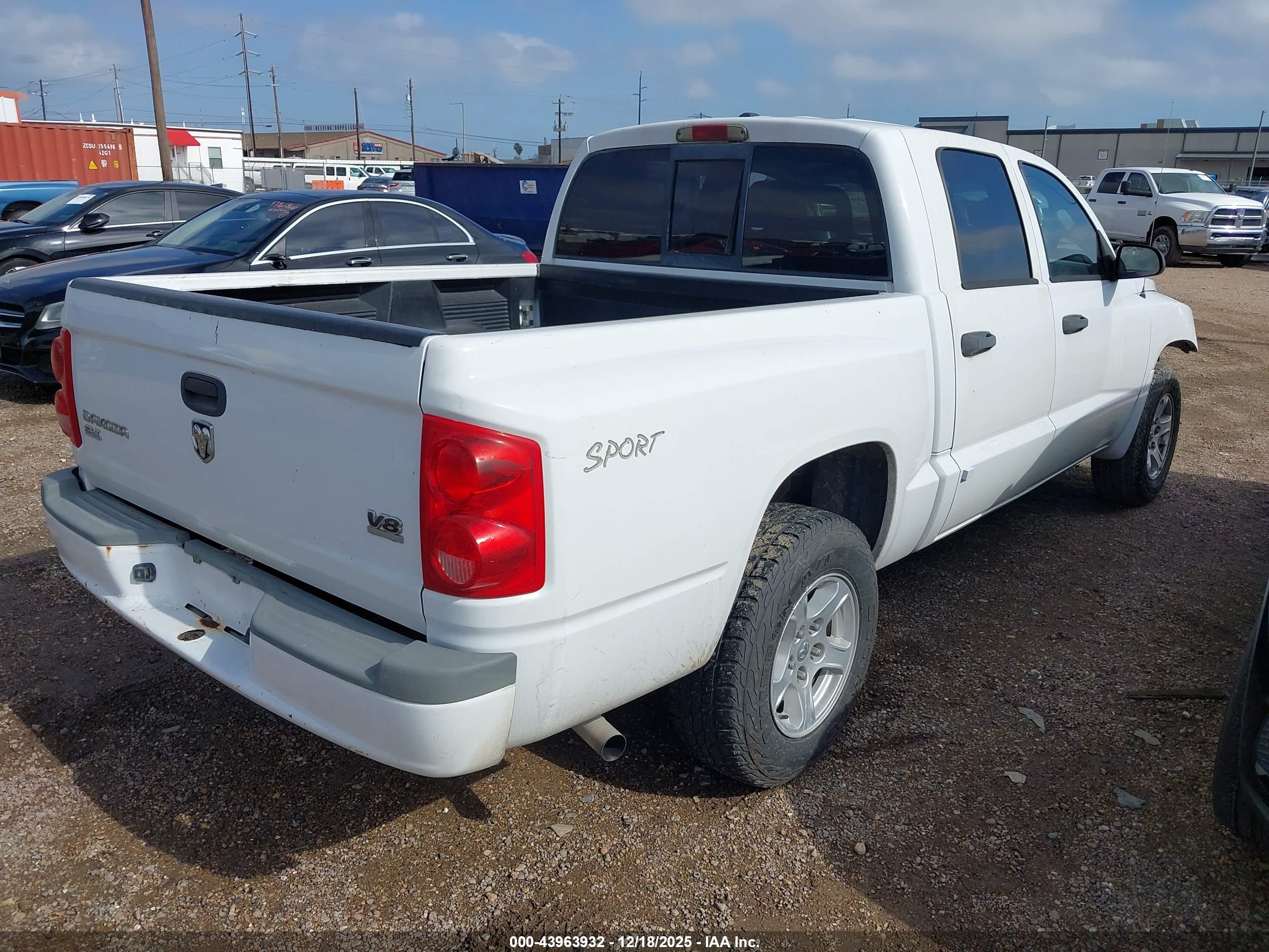 DODGE DAKOTA image 4