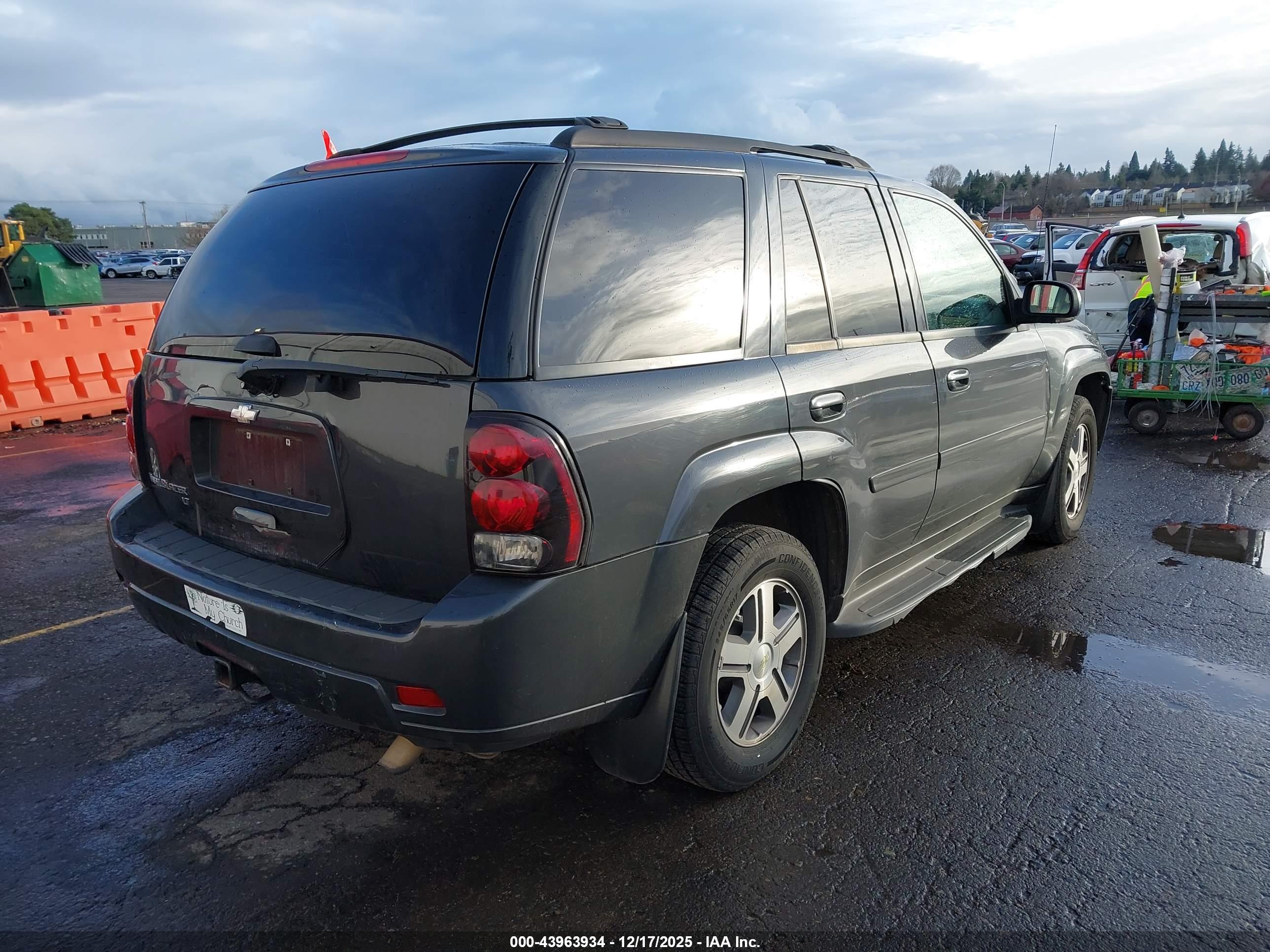 CHEVROLET TRAILBLAZER image 4