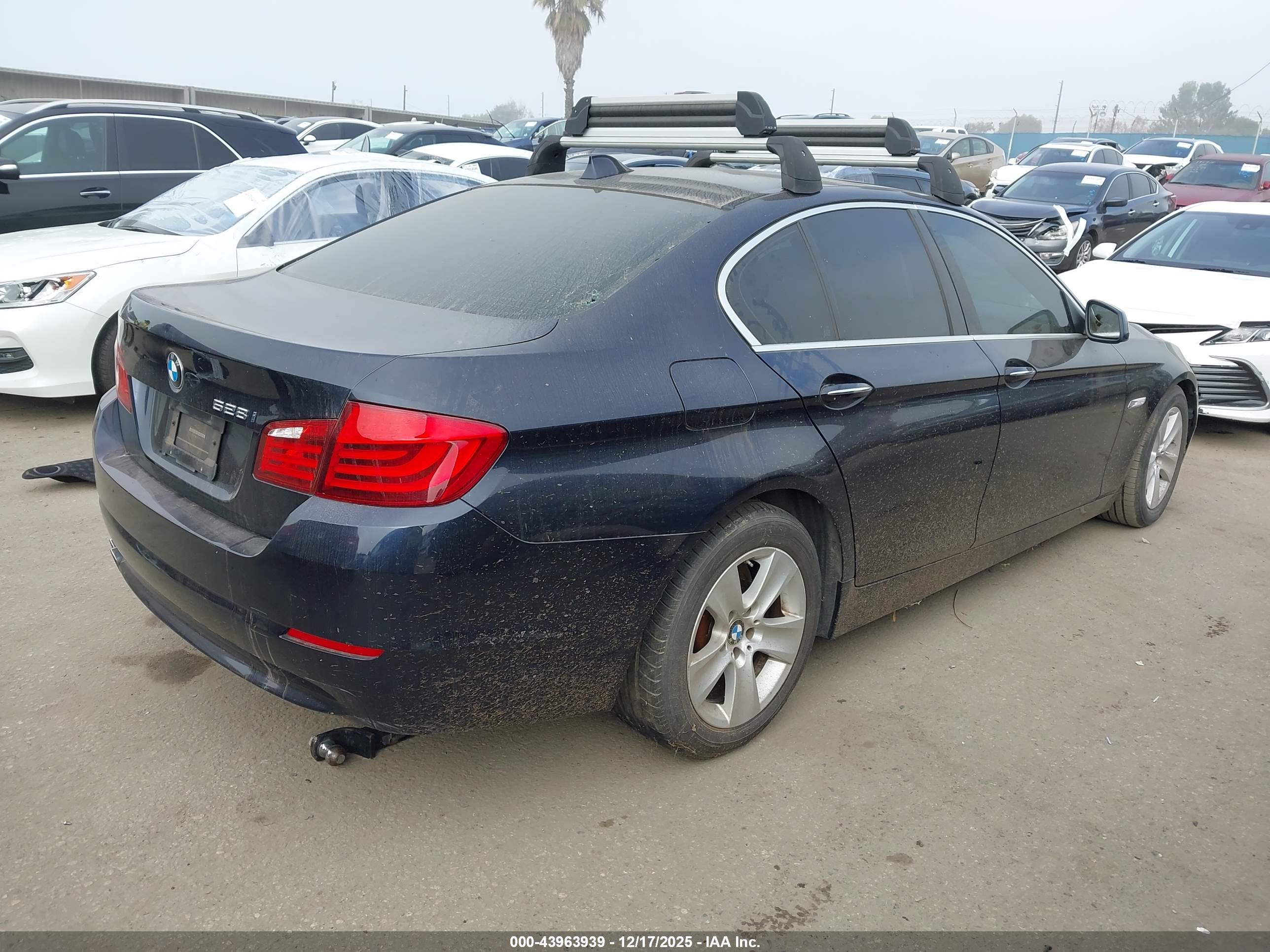 BMW 528I image 4