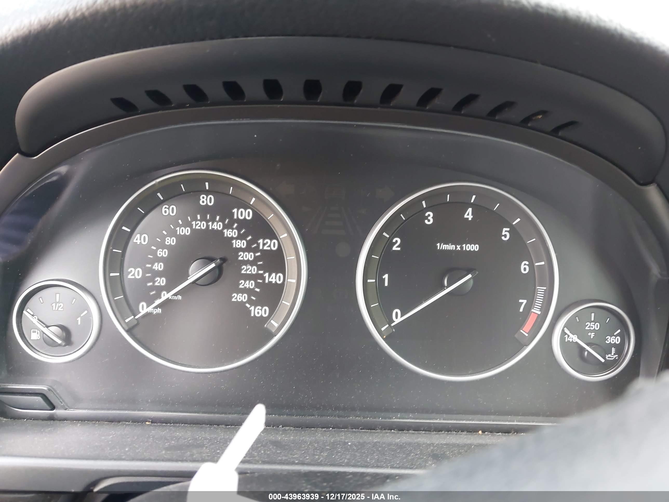 BMW 528I image 7