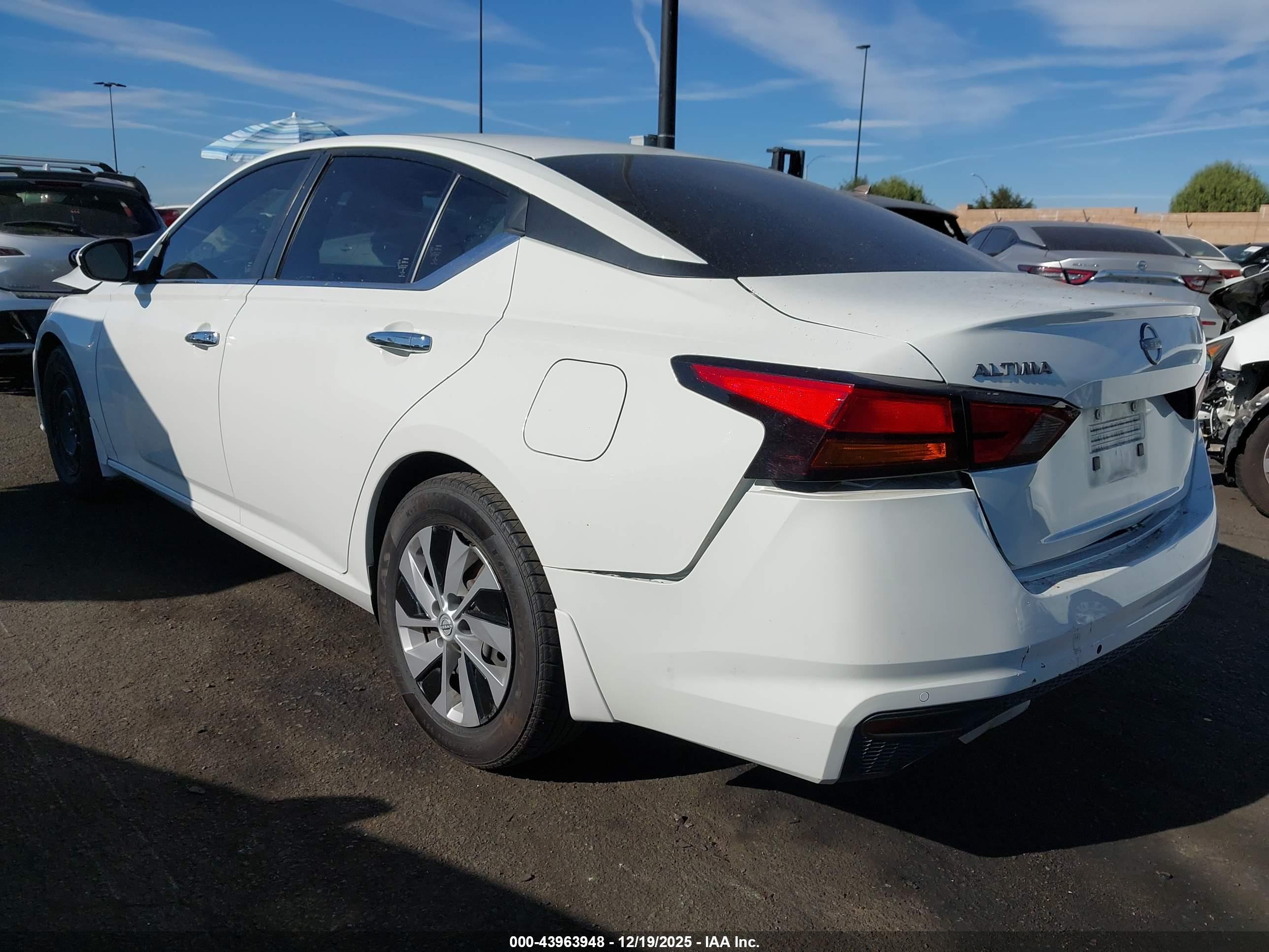 NISSAN ALTIMA image 3