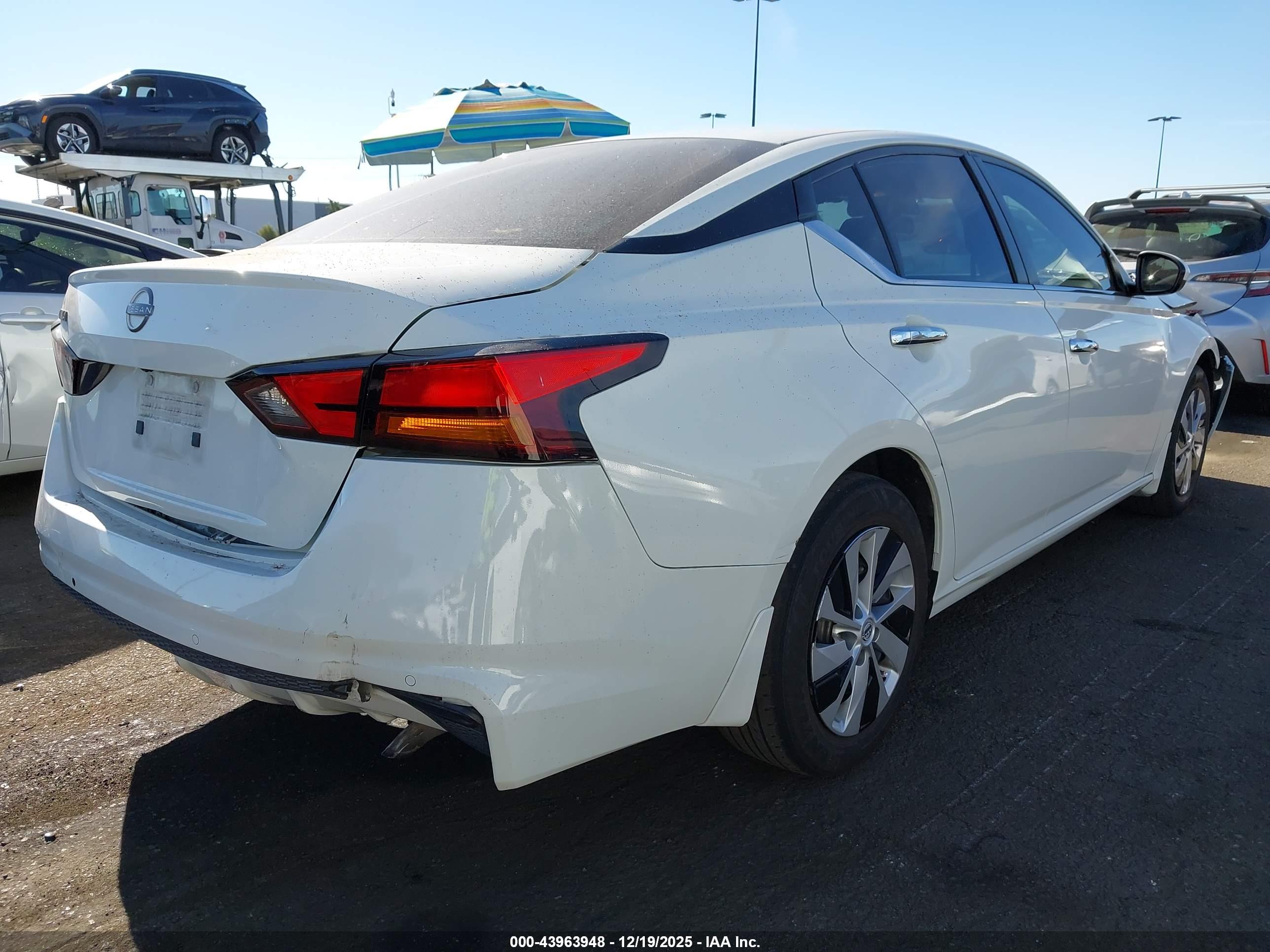 NISSAN ALTIMA image 4