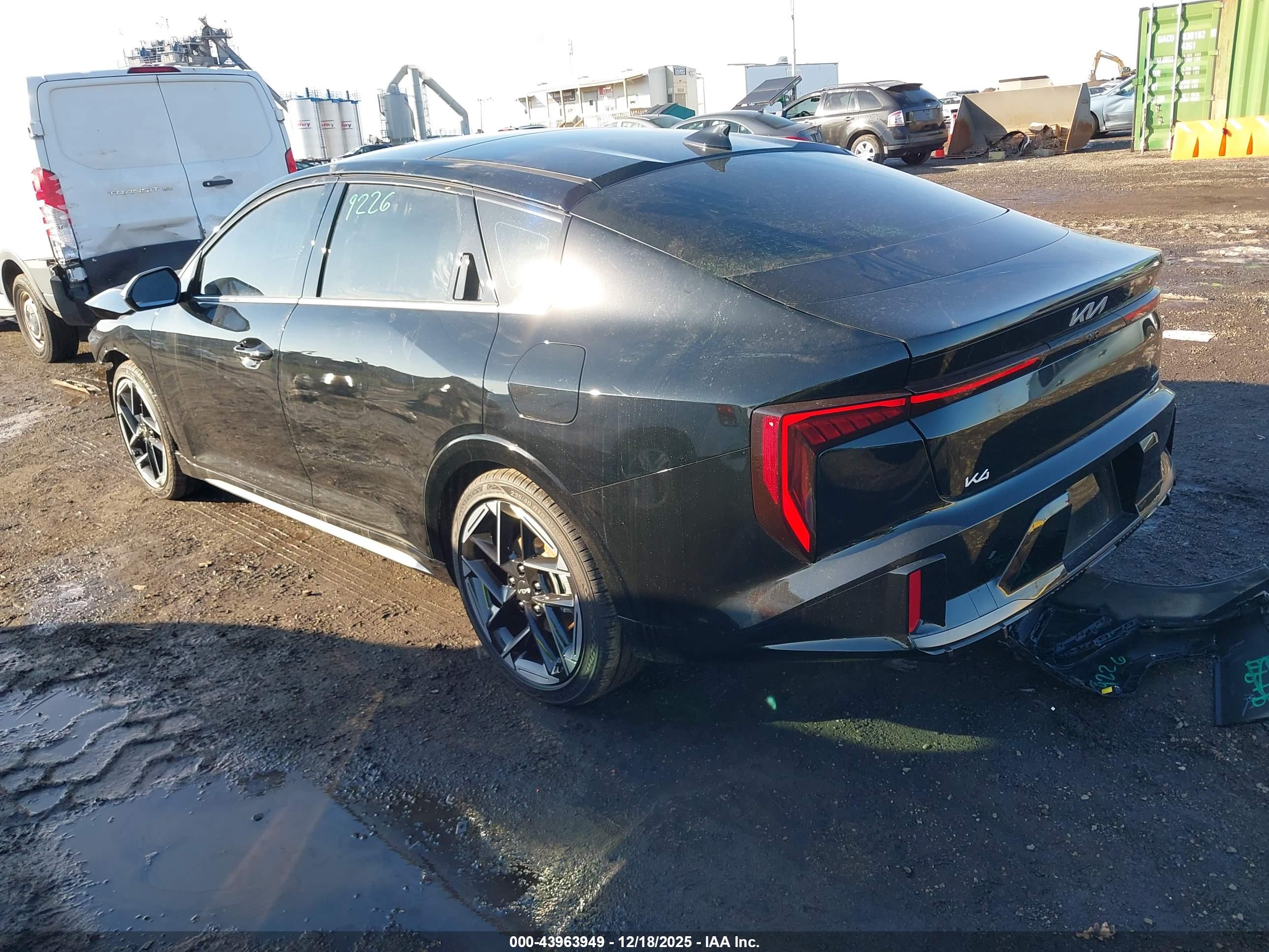 KIA K4 image 3