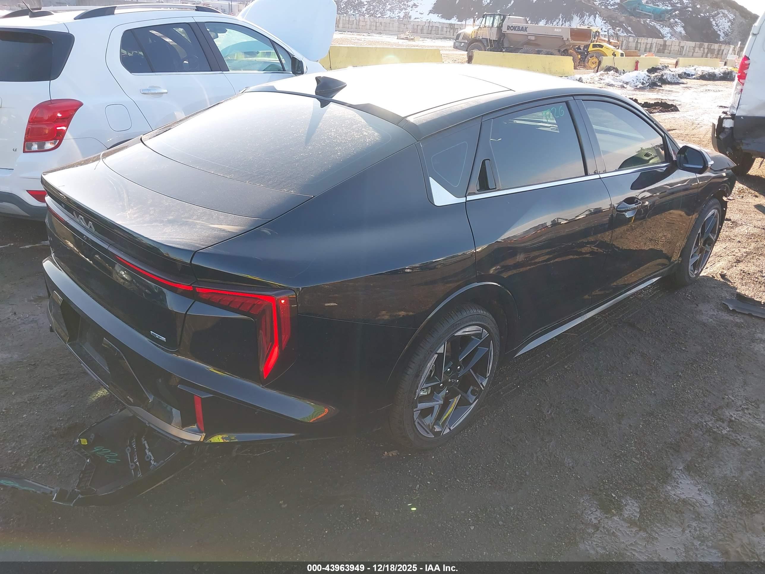 KIA K4 image 4
