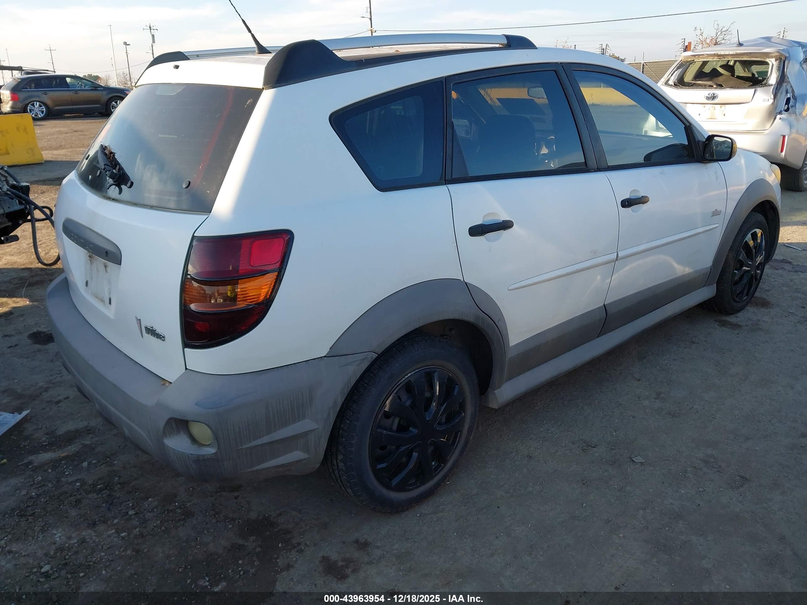 PONTIAC VIBE image 4