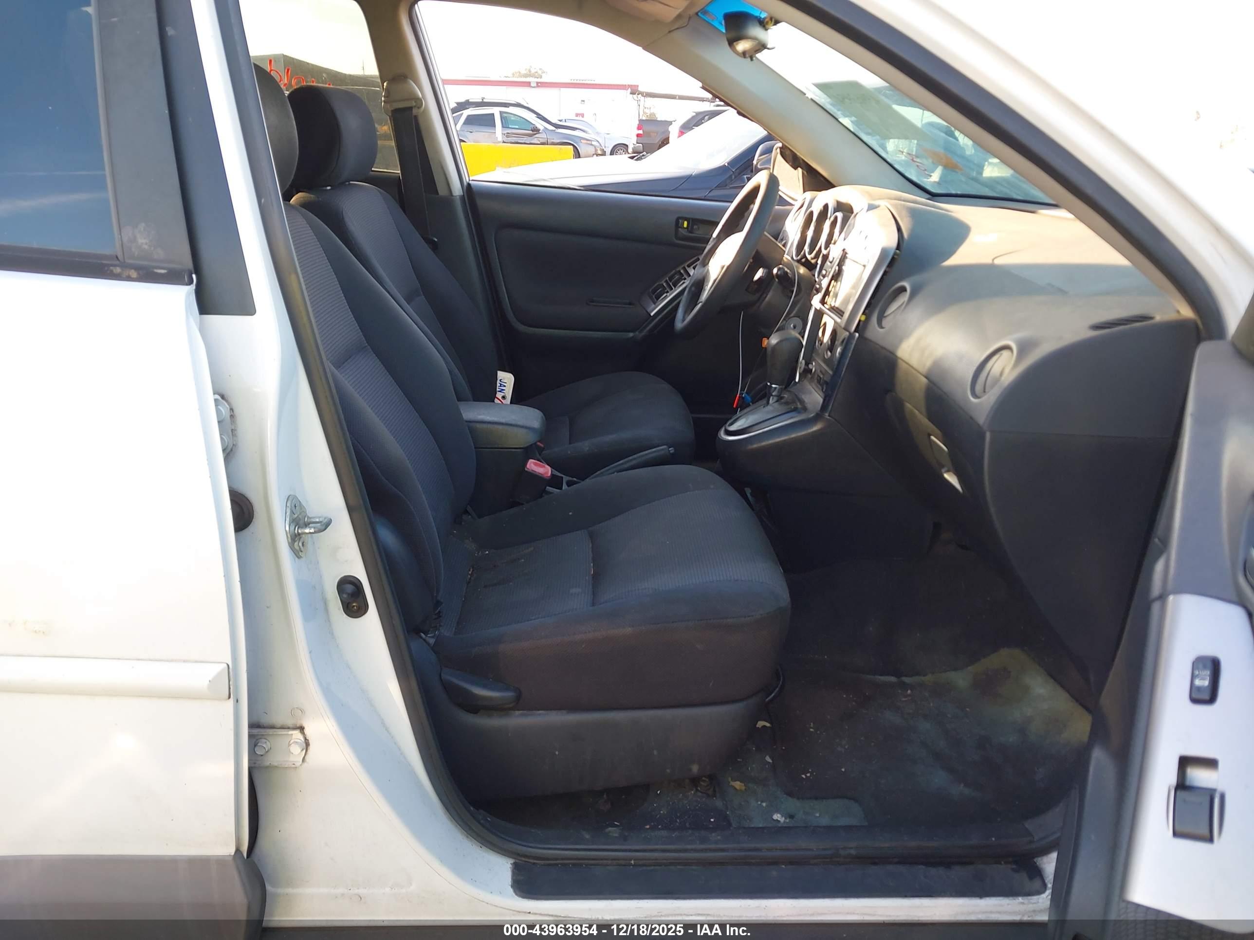 PONTIAC VIBE image 5