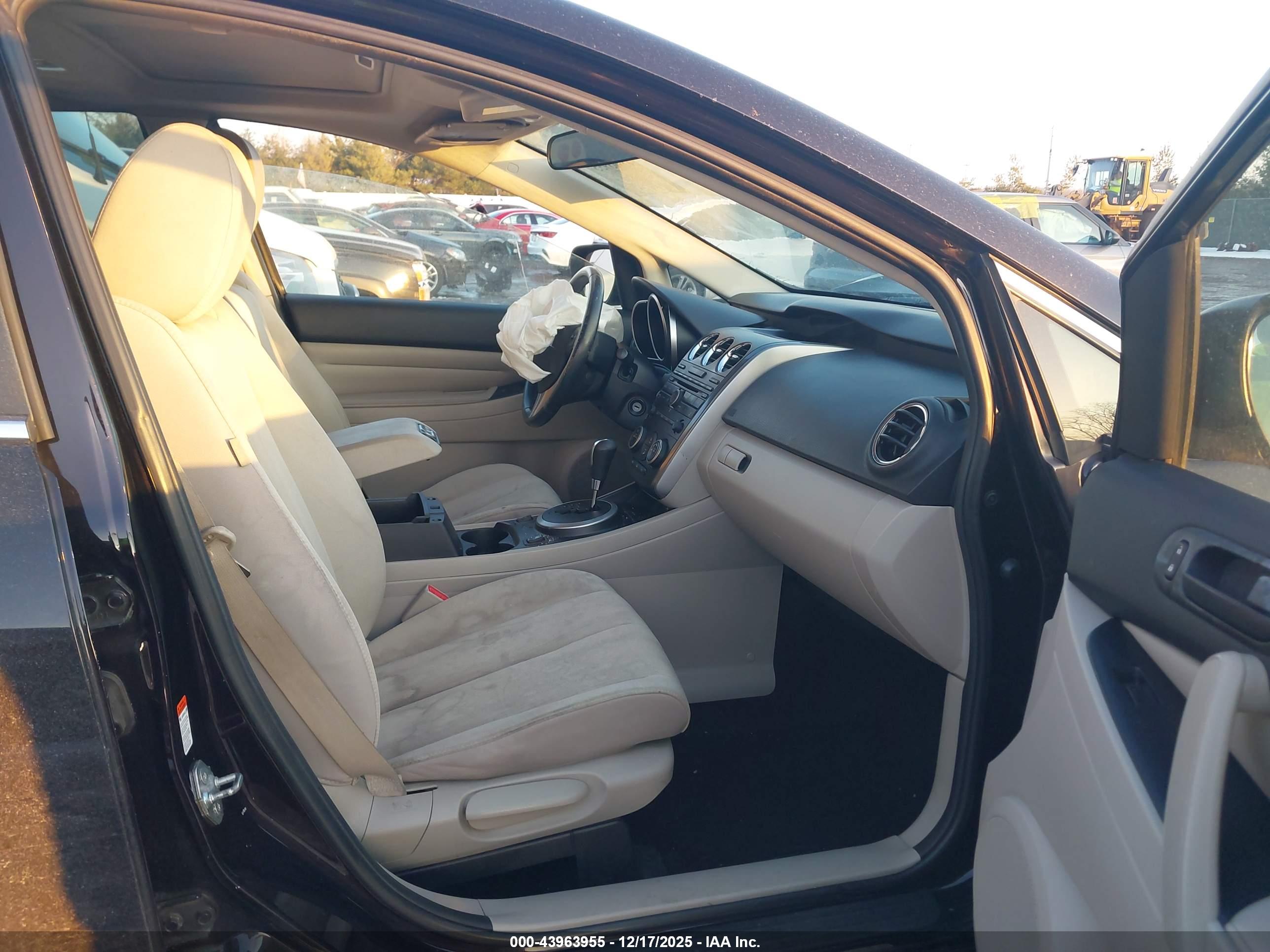 MAZDA CX-7 image 5