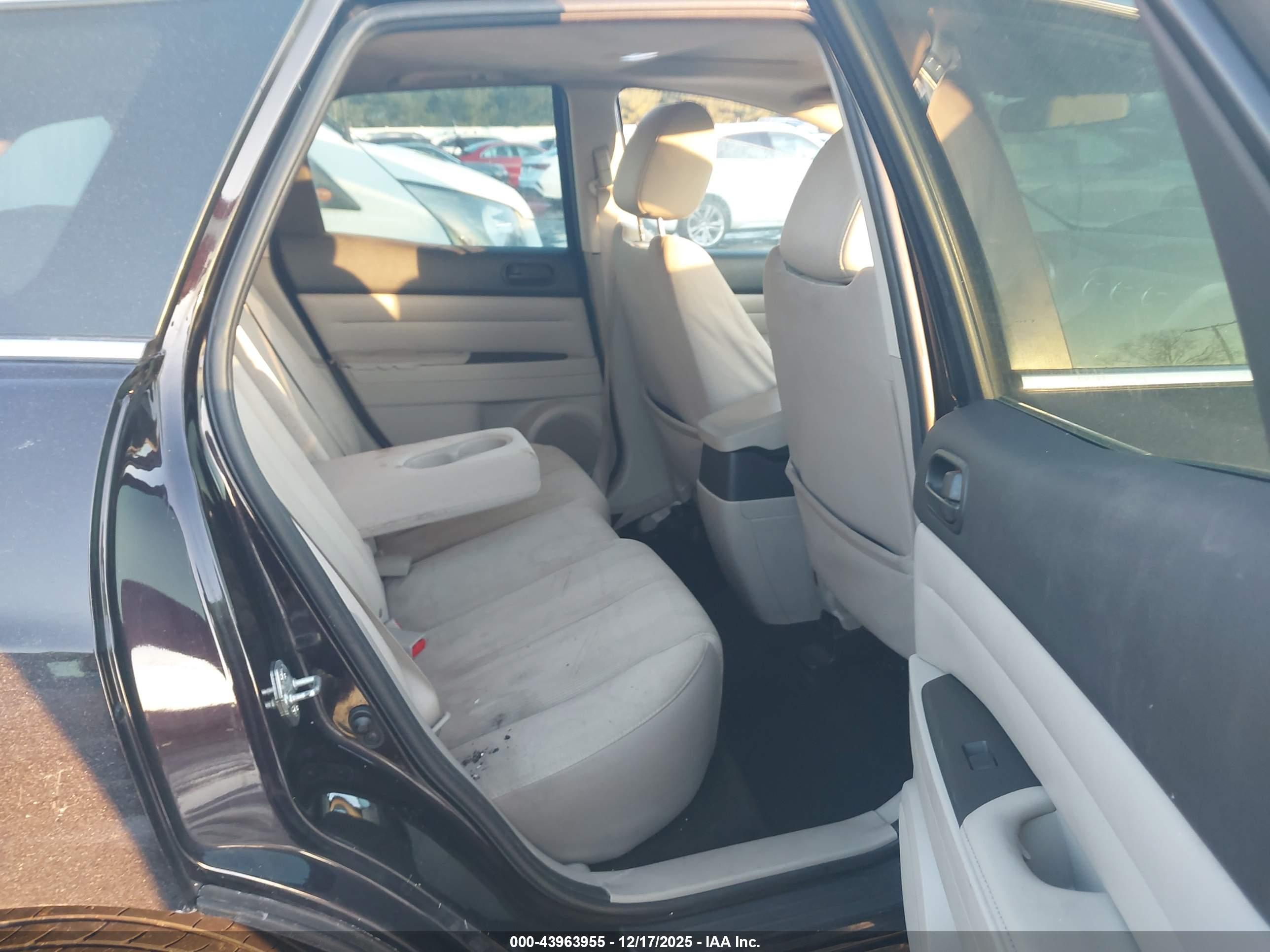 MAZDA CX-7 image 8
