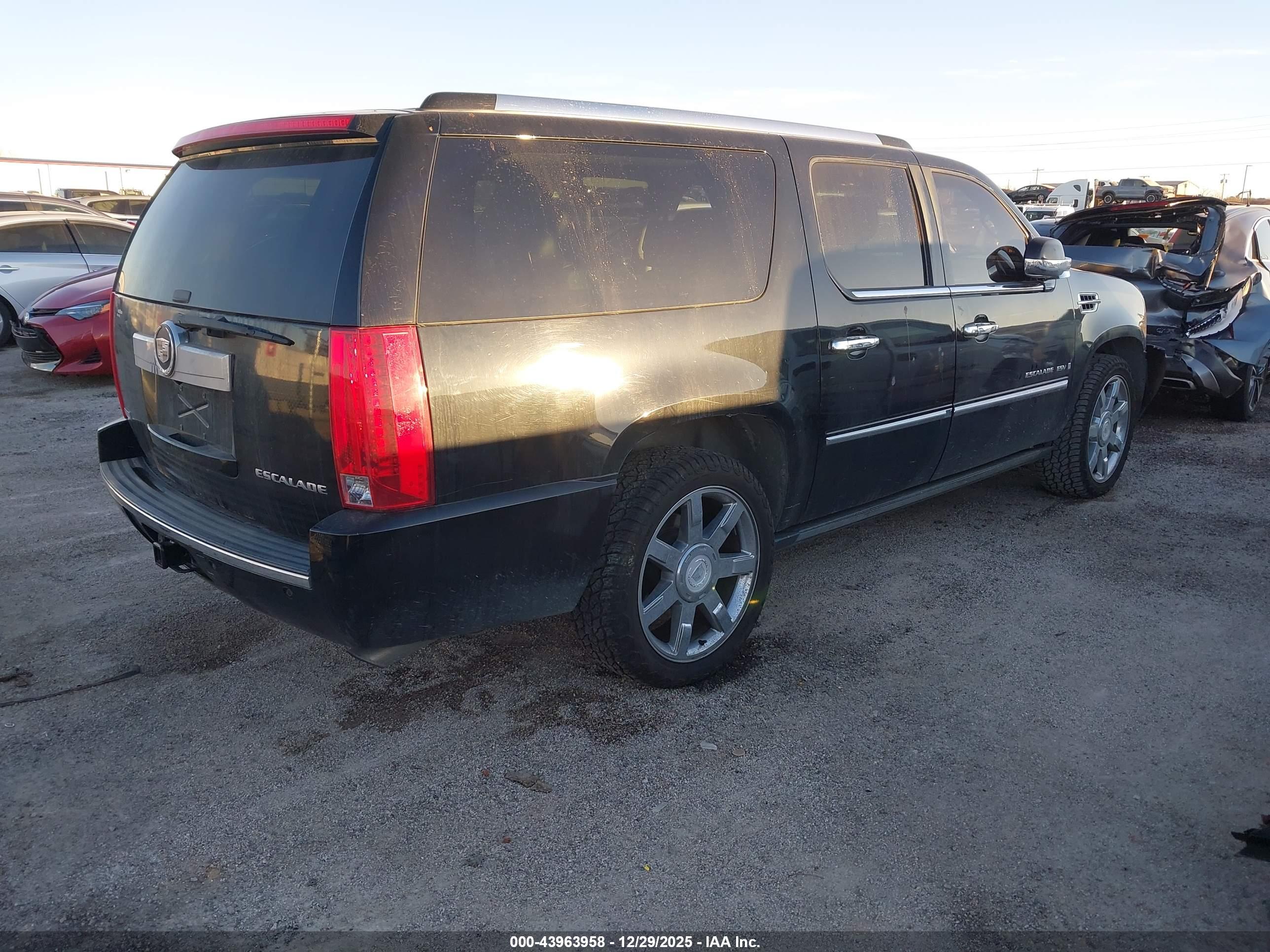 CADILLAC ESCALADE image 4