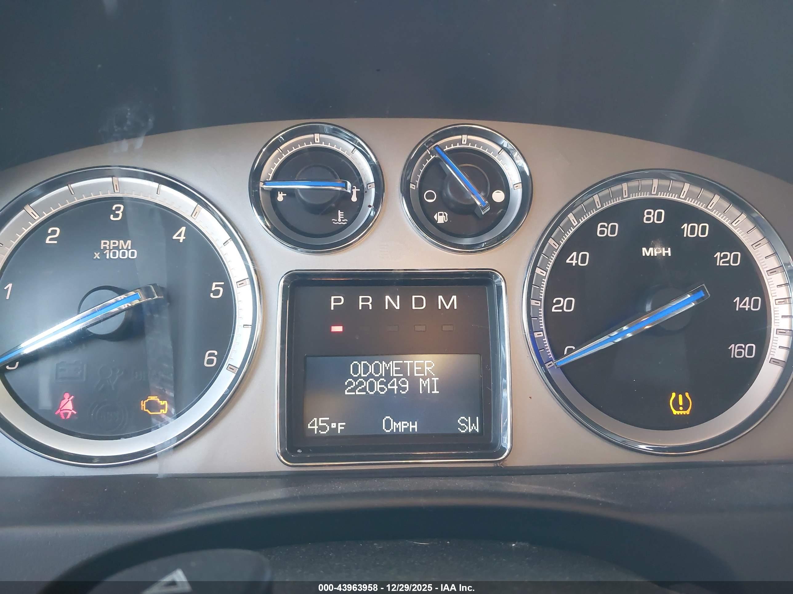 CADILLAC ESCALADE image 7