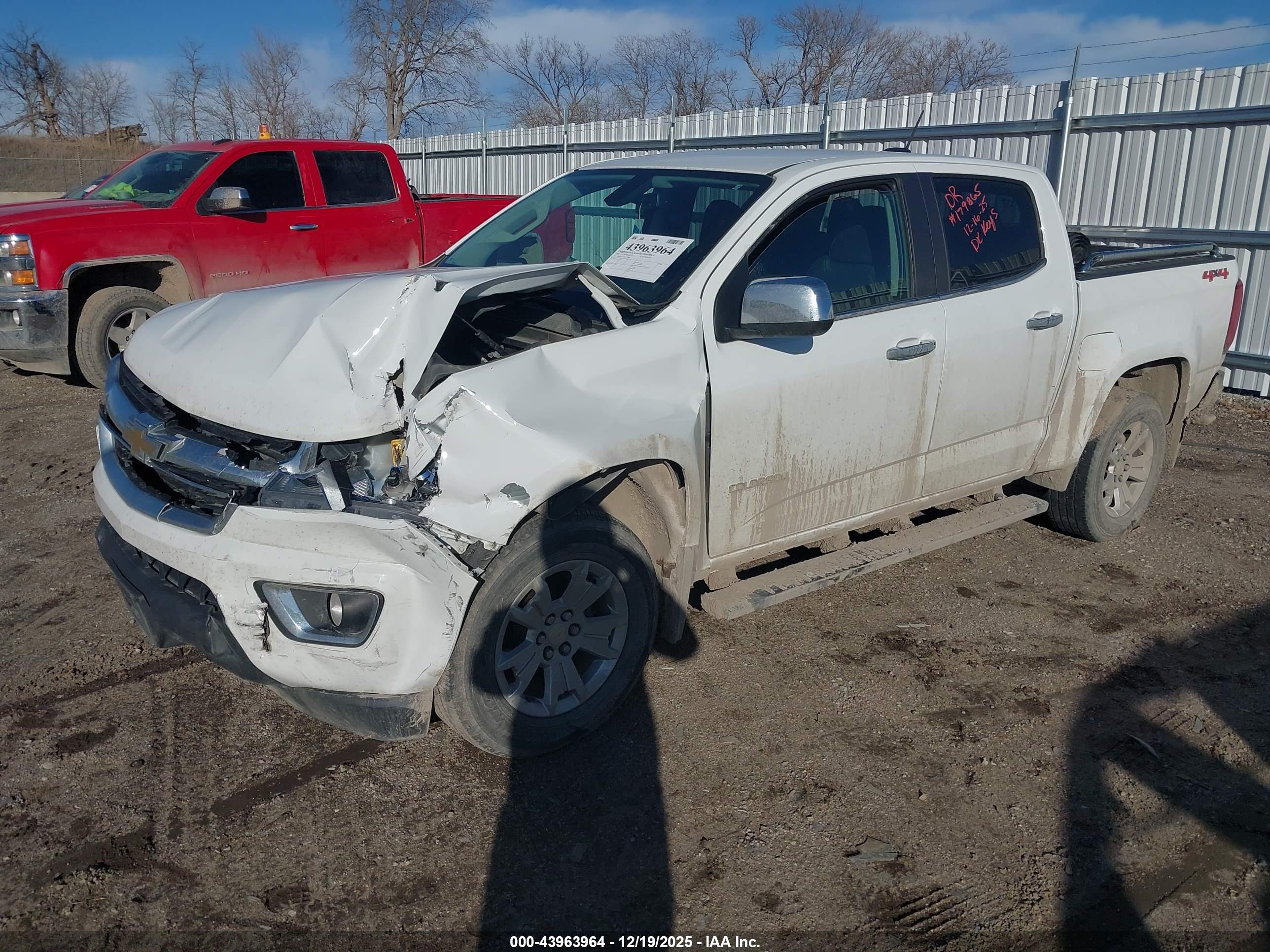 CHEVROLET COLORADO image 2