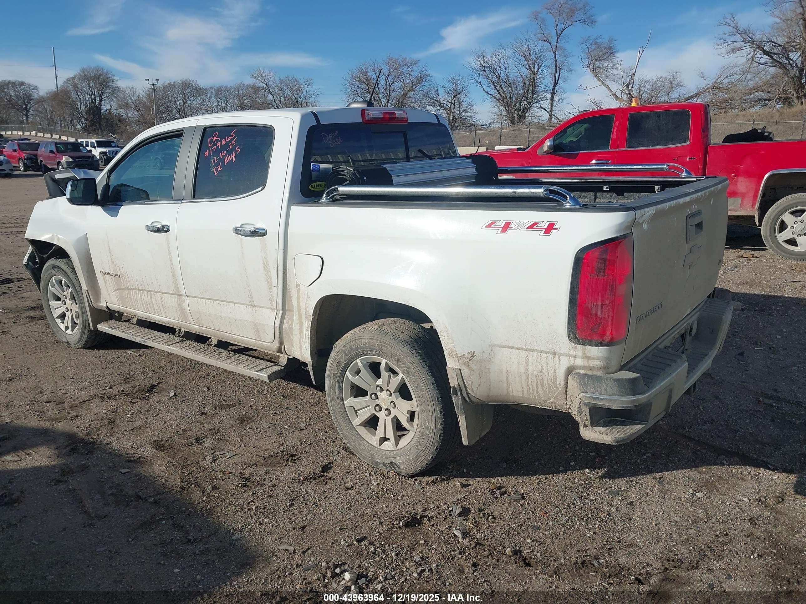CHEVROLET COLORADO image 3
