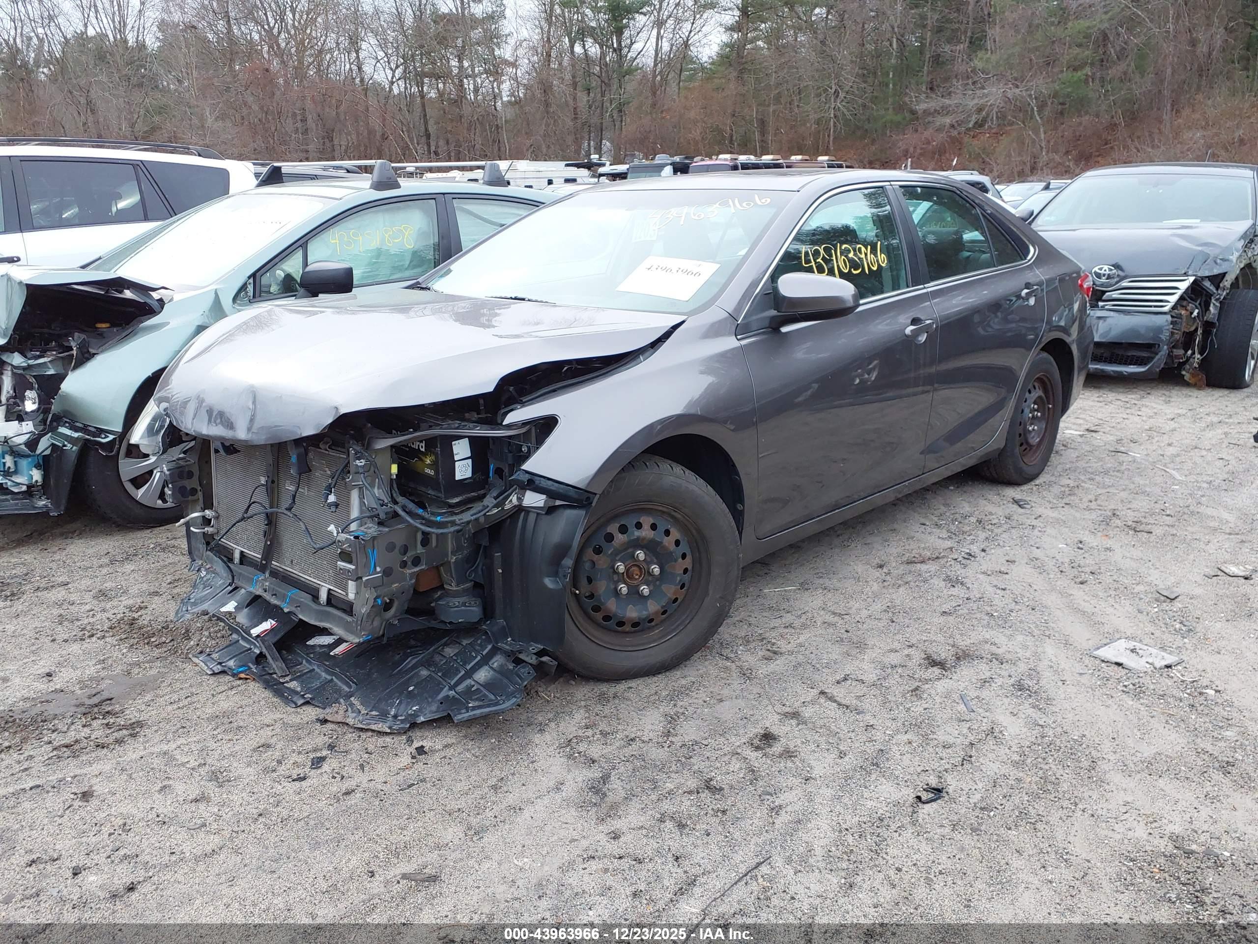TOYOTA CAMRY image 2
