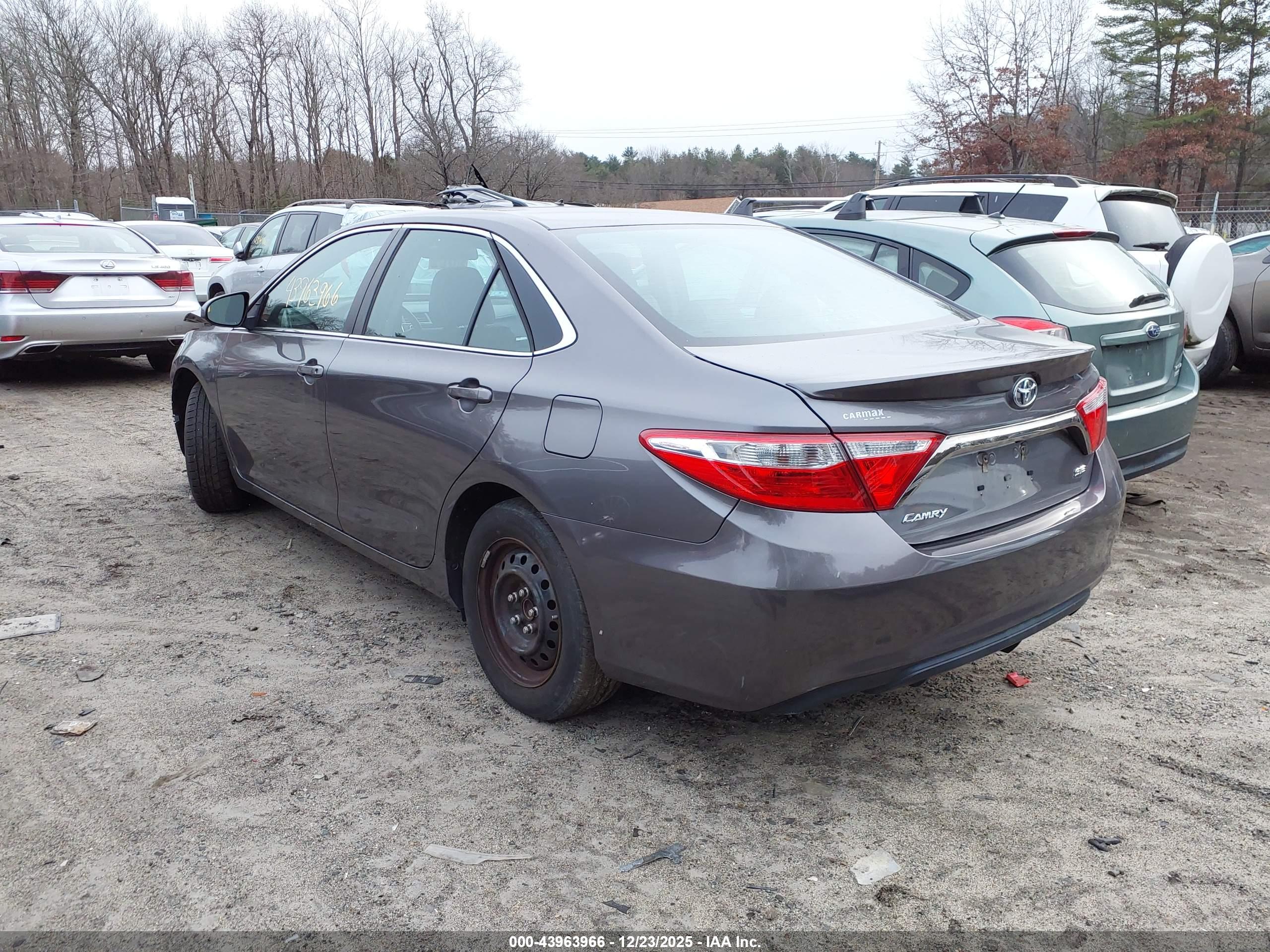 TOYOTA CAMRY image 3