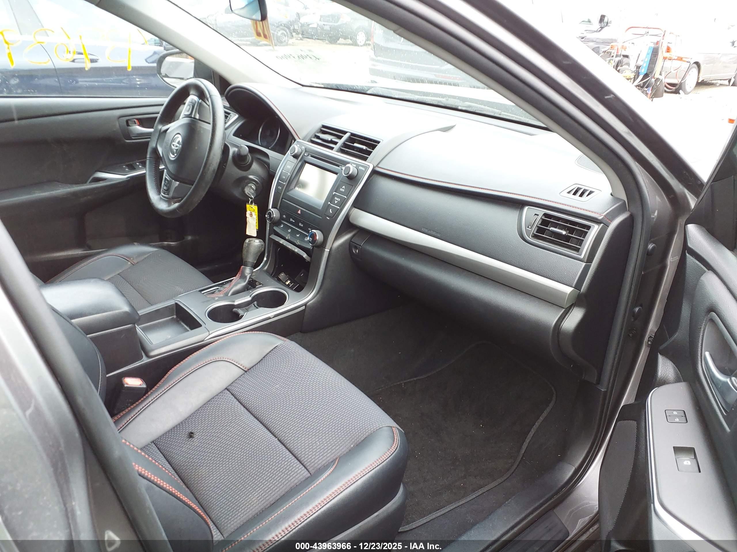 TOYOTA CAMRY image 5