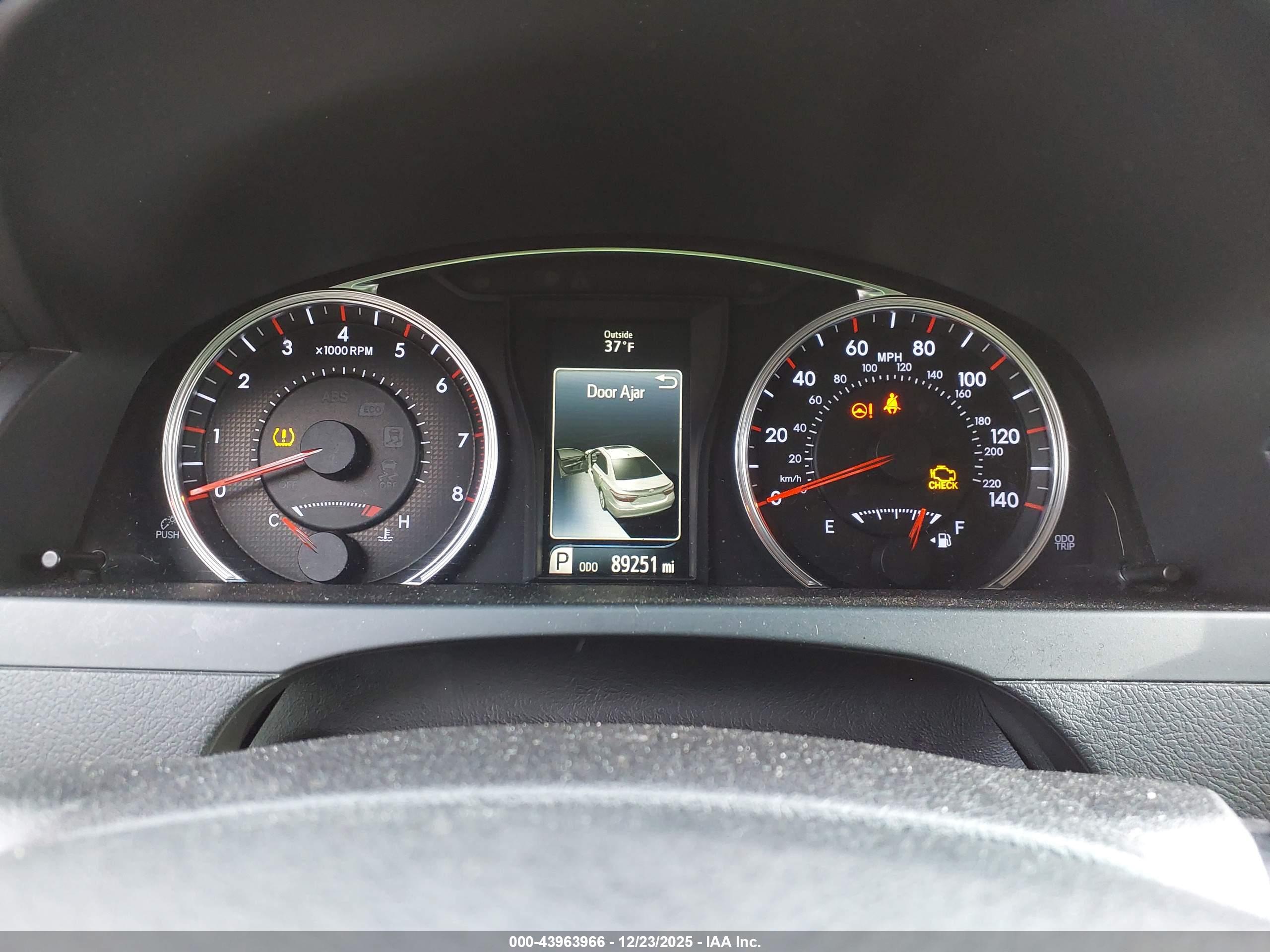 TOYOTA CAMRY image 7
