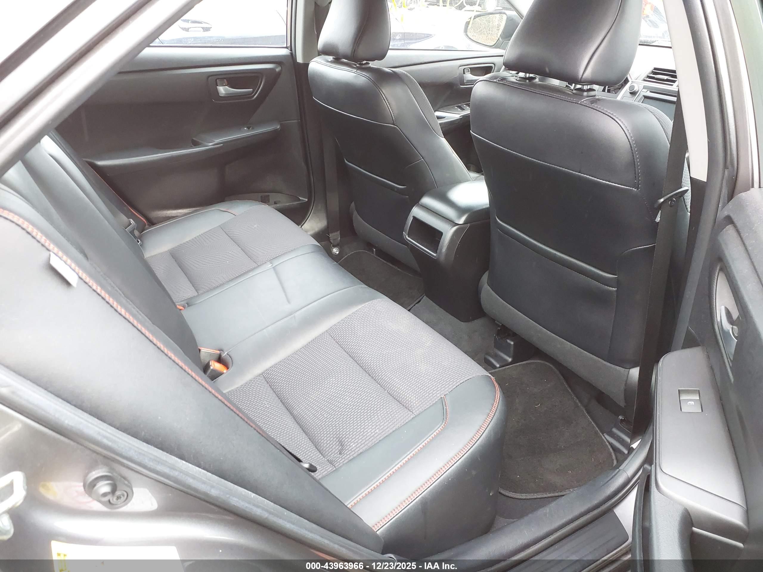 TOYOTA CAMRY image 8